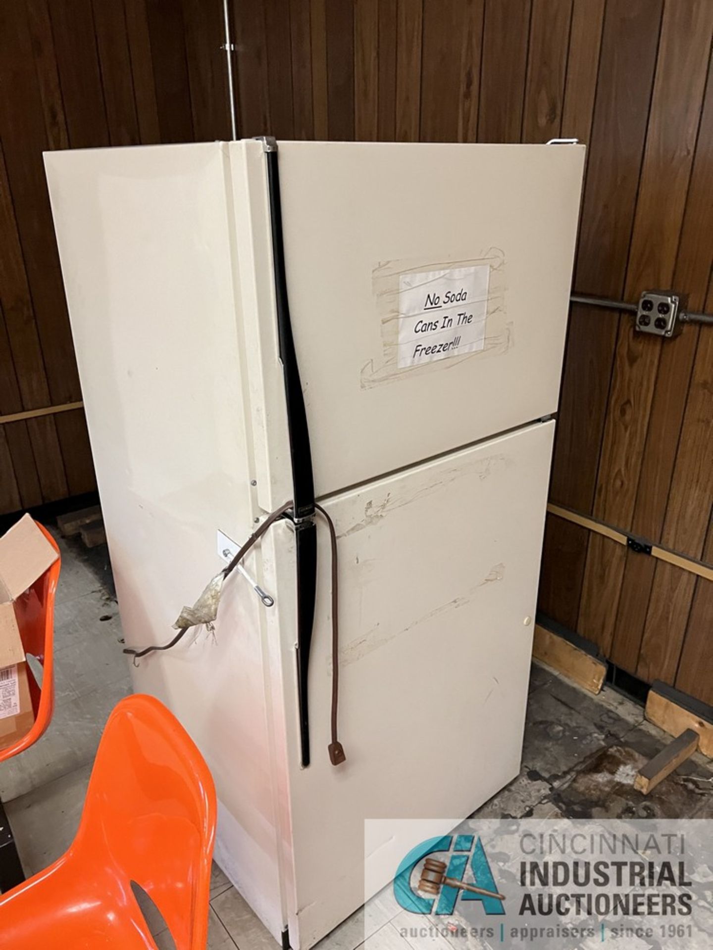 CAFETERIA REFRIGERATORS AND MICROWAVES - Image 2 of 4