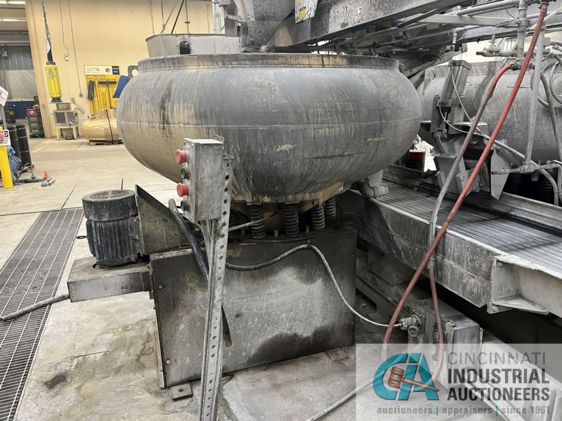 56" DIAMETER / 23 CUBIC FOOT ALMCO VIBRATORY BOWL FINISHING BOWL **SUBJECT TO OVERALL BID** - Image 6 of 8