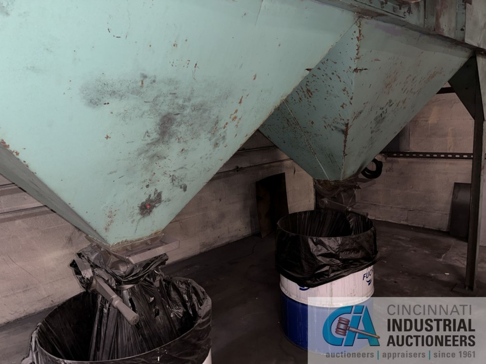 CARBORUNDUM BAGHOUSE DUST COLLECTOR; S/N 19/1389 - Image 4 of 6