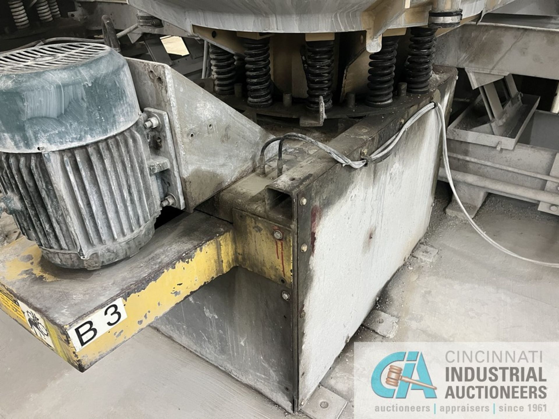 56" DIAMETER / 23 CUBIC FOOT ALMCO VIBRATORY FINISHING BOWL **SUBJECT TO OVERALL BID** - Image 3 of 7