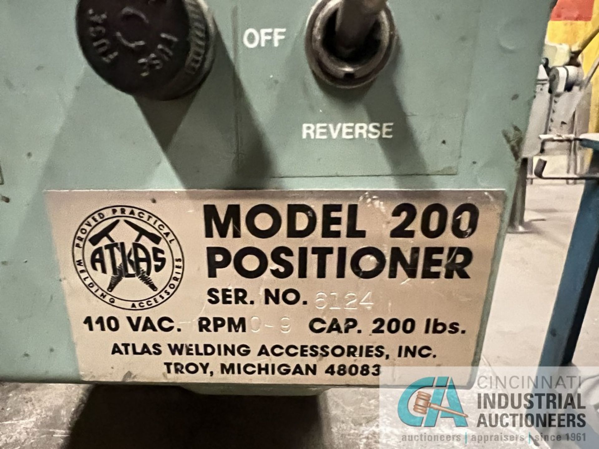 ATLAS MODEL 200 POSITIONER; S/N 6124, 10" ROUND TABLE AREA, FOOT PEDAL CONTROL - Image 3 of 4