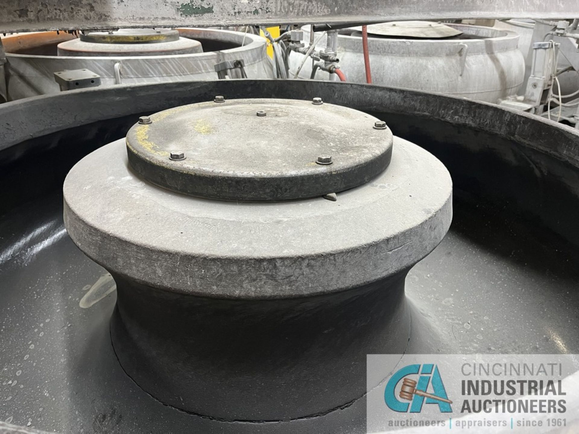 56" DIAMETER / 23 CUBIC FOOT ALMCO VIBRATORY BOWL FINISHING BOWL **SUBJECT TO OVERALL BID** - Image 4 of 8