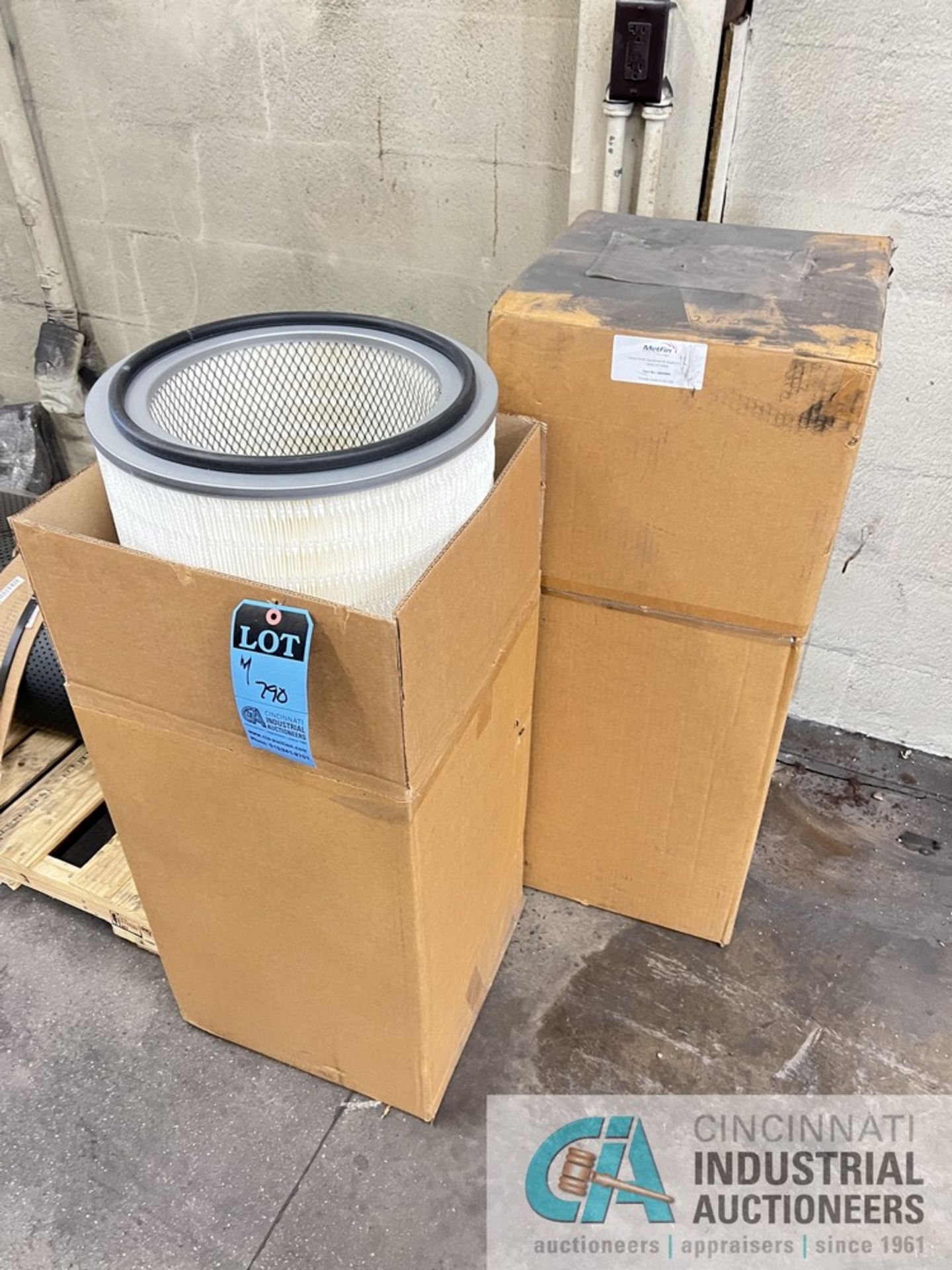 (LOT) 46" WIDE X 147" LONG METFIN RUBBER BELT AND (2) METFIN P/N 4800004 FILTERS (NEW) - Image 2 of 3