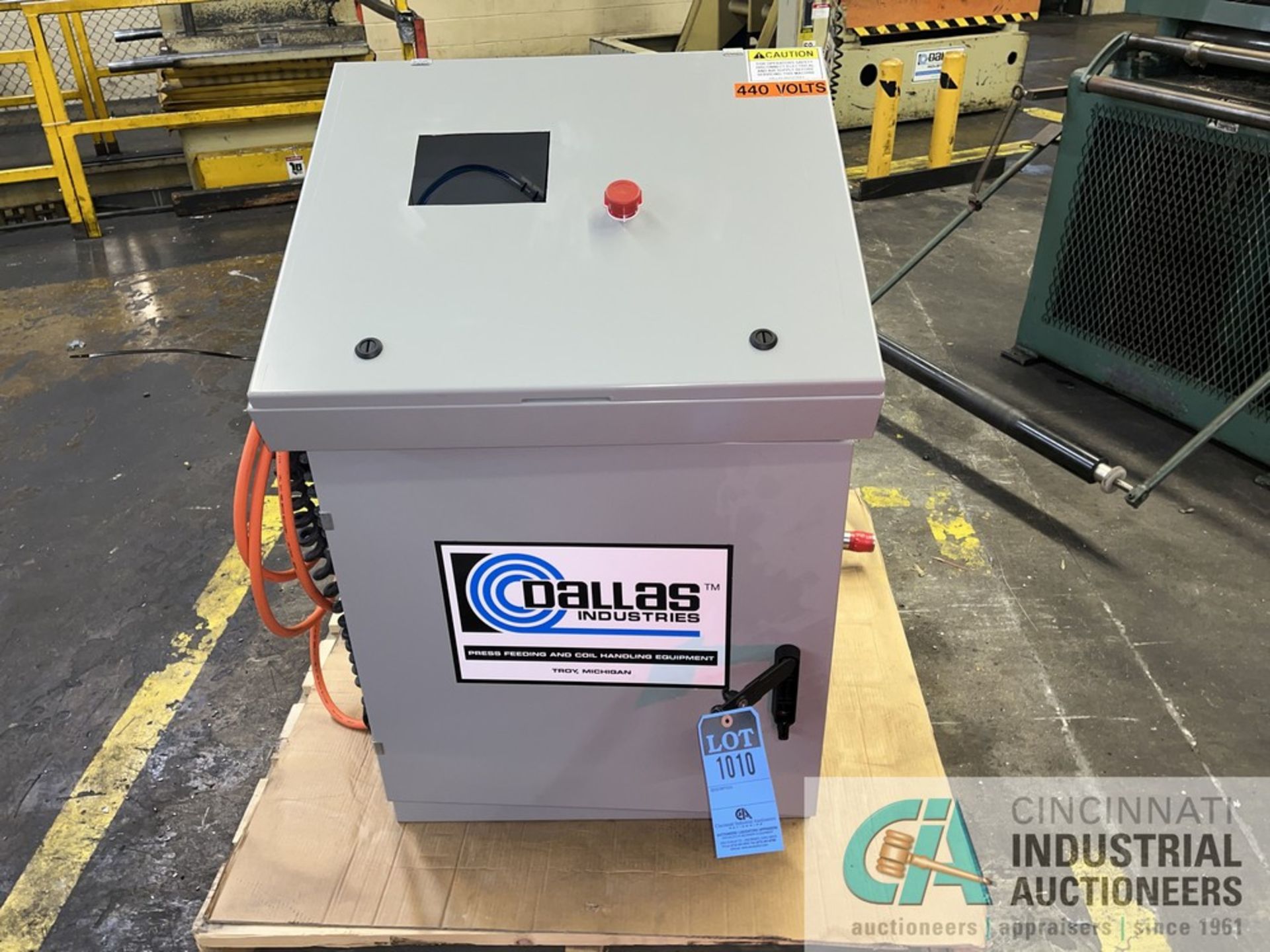 DALLAS INDUSTRIES FEED CONTROL CONSOLE AND NIDEC / ALLEN BRADELY SERVO MOTOR