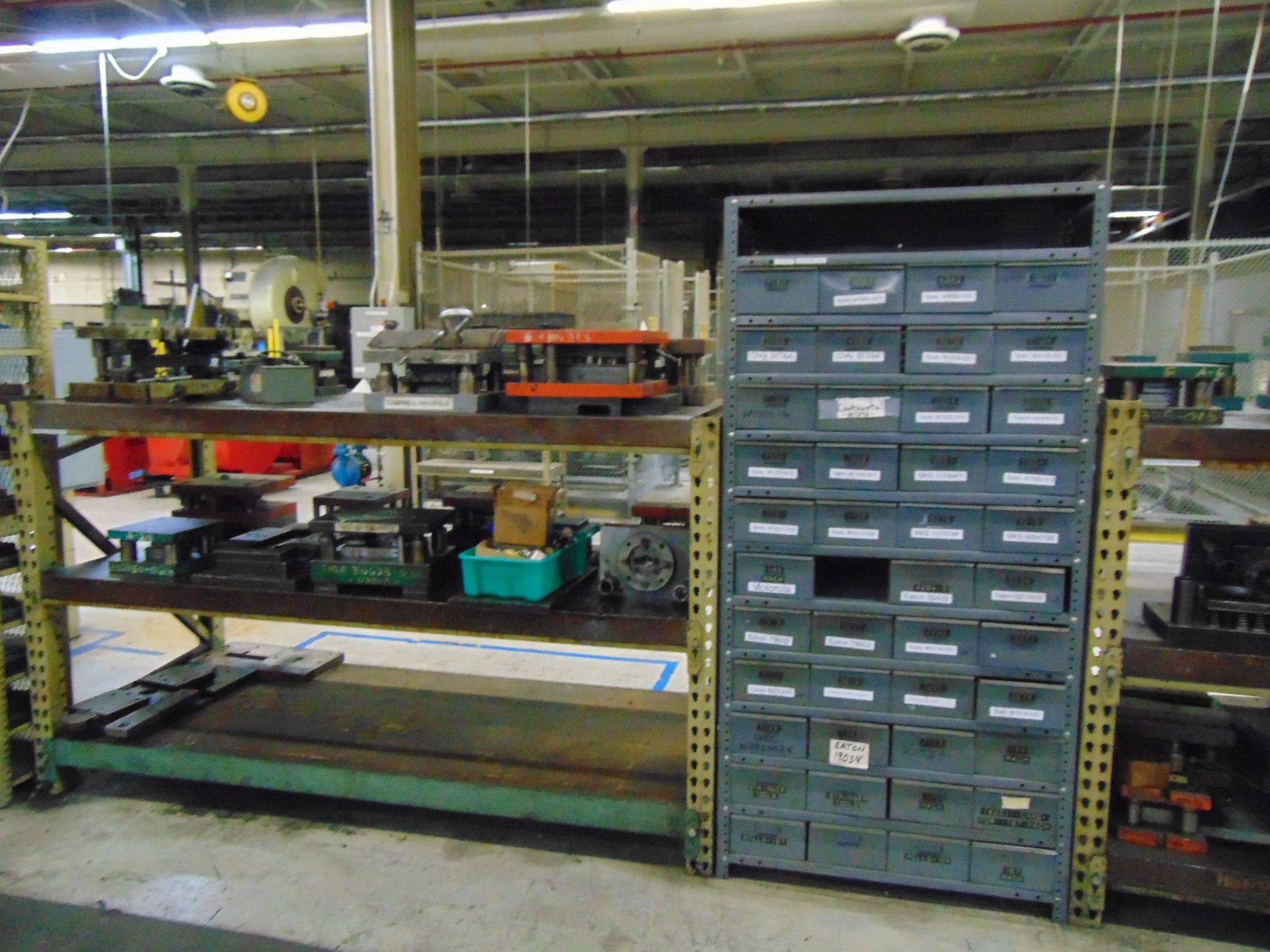 SECTIONS TEAR DROP PALLET RACKING, (3) ASSORTED SHELVING UNITS - NO CONTENTS INCLUDED - Image 5 of 6