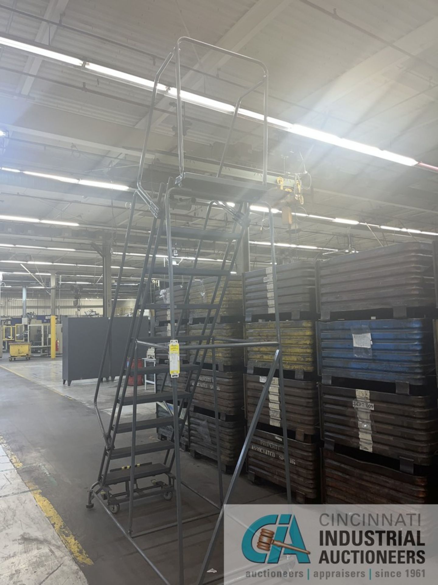 100" BALLYMORE PORTABLE SHOP LADDER - Image 3 of 9