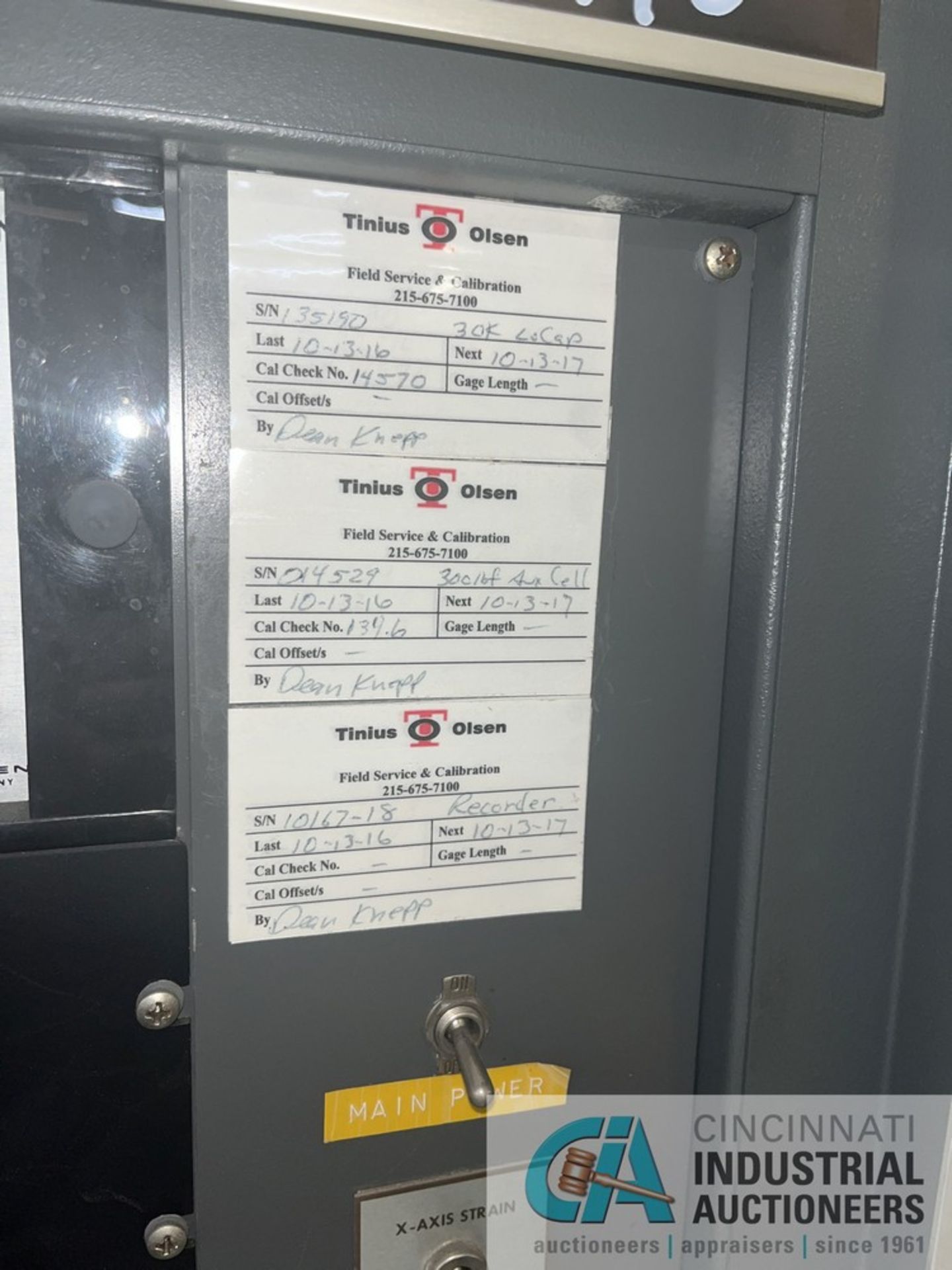 TINIUS OLSEN TENSILE TESTER; S/N 135195, 30,000 LB. CAPACITY, 52" ELEVATION SCREWS, 22" BETWEEN - Image 13 of 18