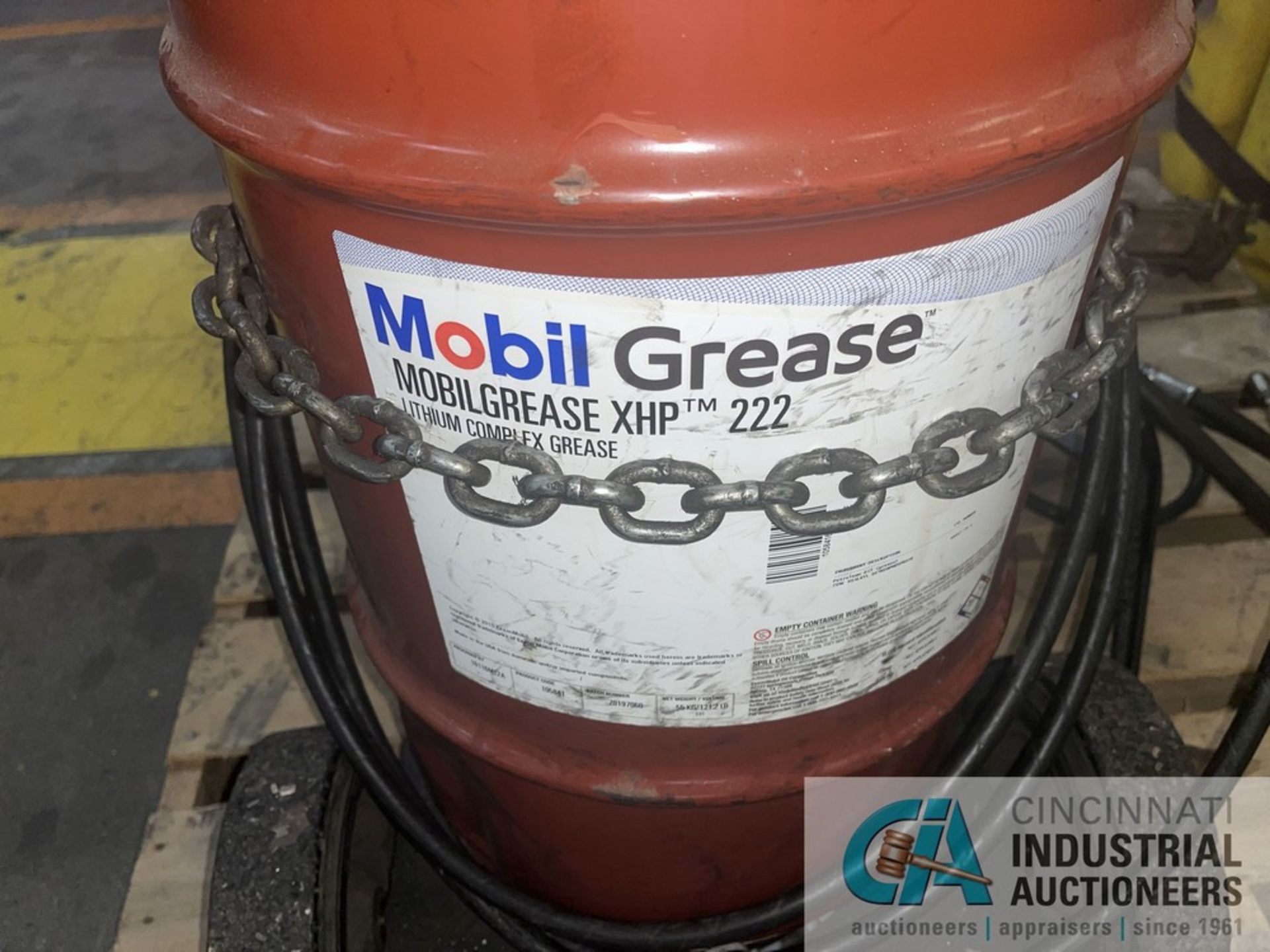 GRACO "FIREBALL" AIR POWERED GREASE PUMP ON BARREL OF MOBILGREASE XHP222 GREASE - Image 6 of 6