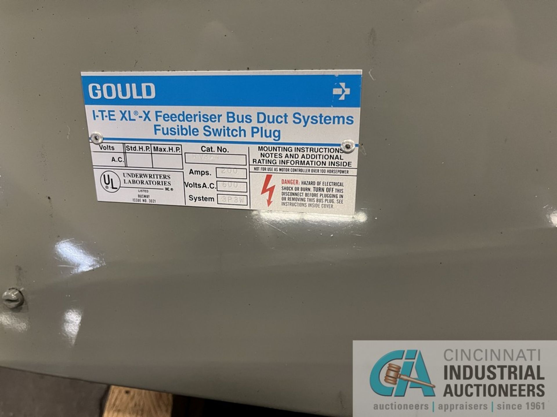GOULD AND ITE FUSIBLE SWITCH PLUGS; ALLEN BRADLEY ELECTRIC BOX - Image 5 of 5