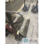 5,000 LB. CROWN 40" FORK PALLET TRUCK