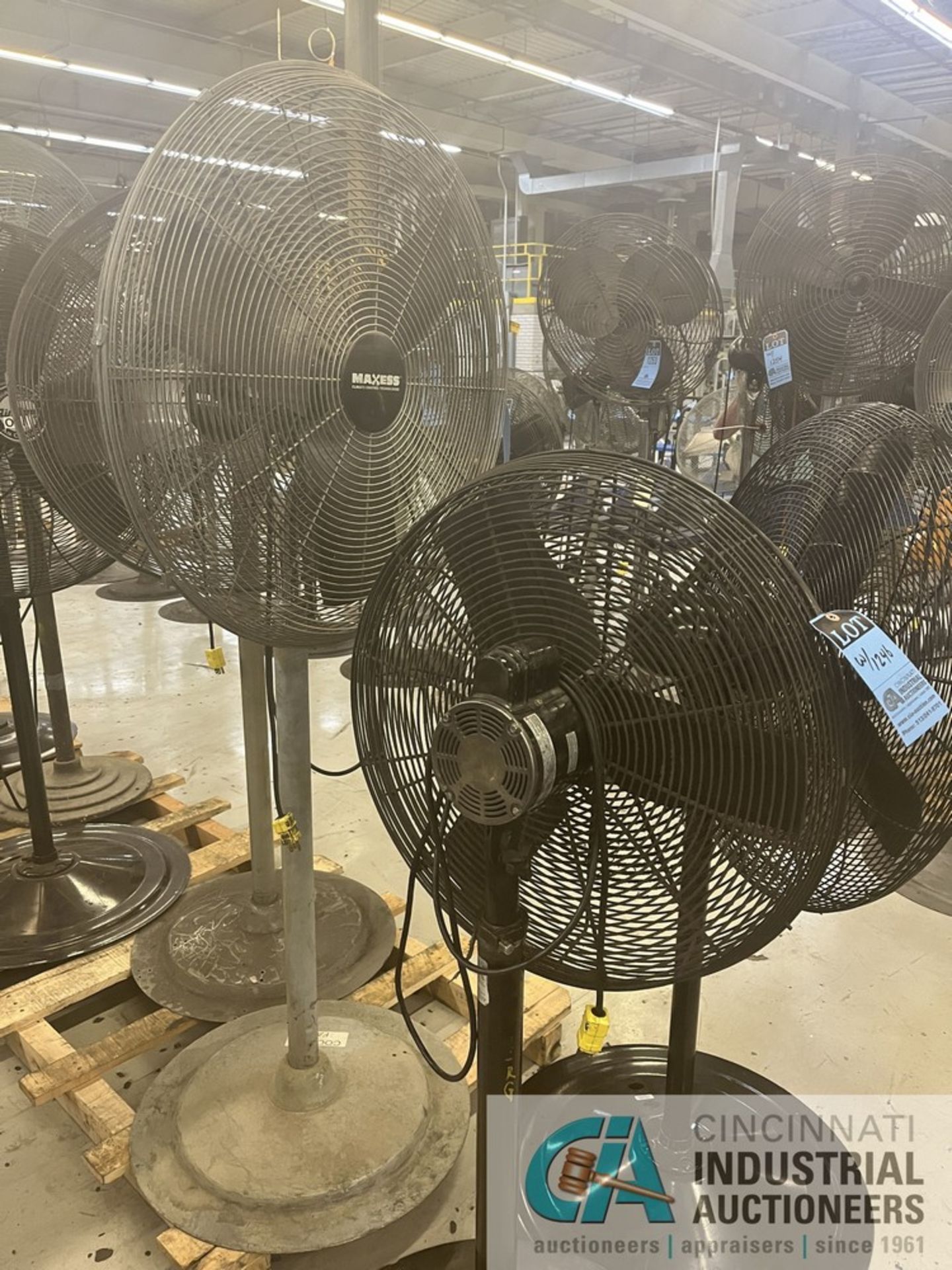 MISCELLANEOUS PEDESTAL FANS - Image 2 of 6