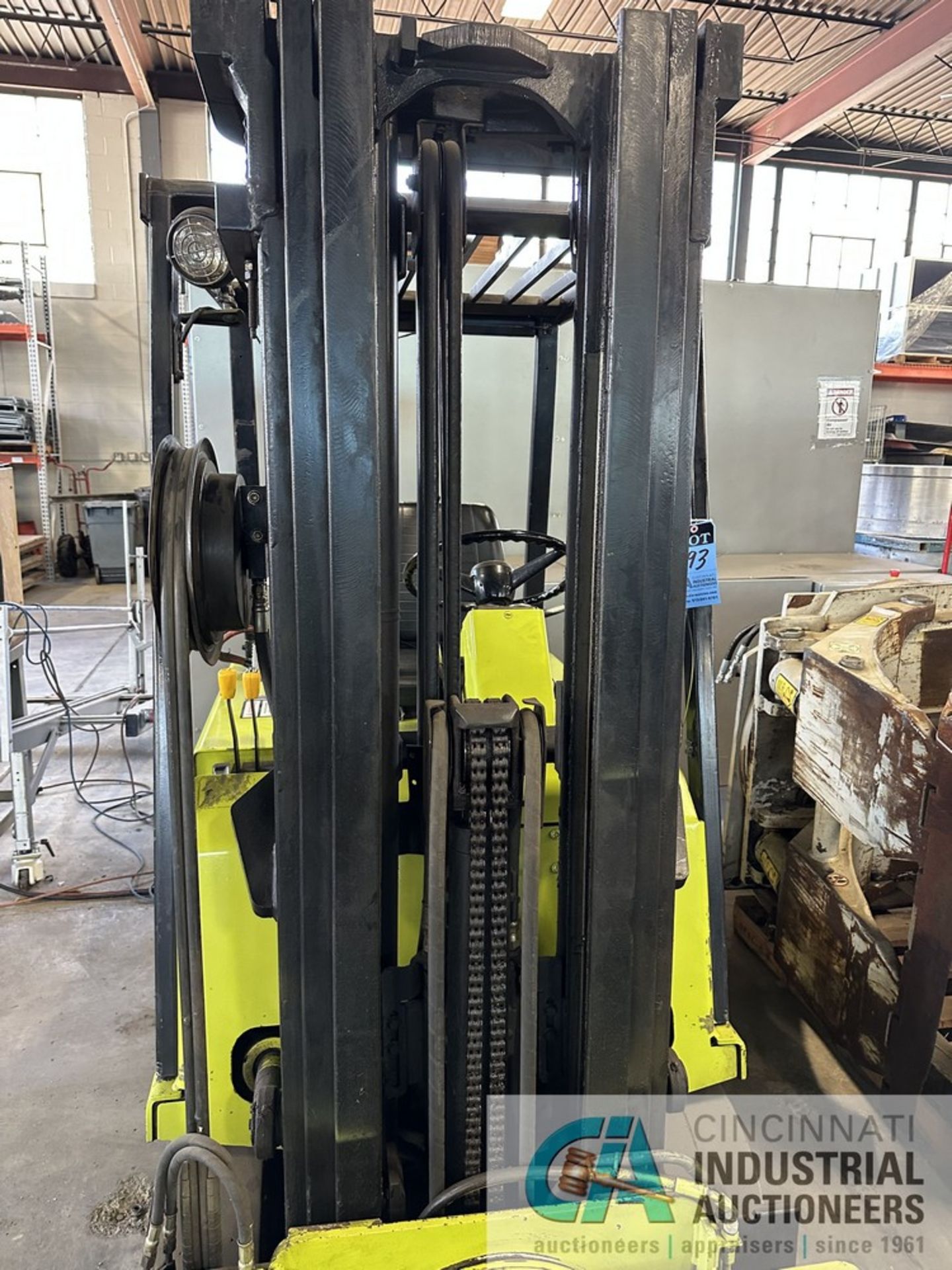 ****CLARK MODEL TM20 3-WHEEL SIT-DOWN ELECTRIC FORKLIFT; S/N 6625FA, 188" 3-STAGE MAST, 36 VOLT CHA - Image 8 of 12