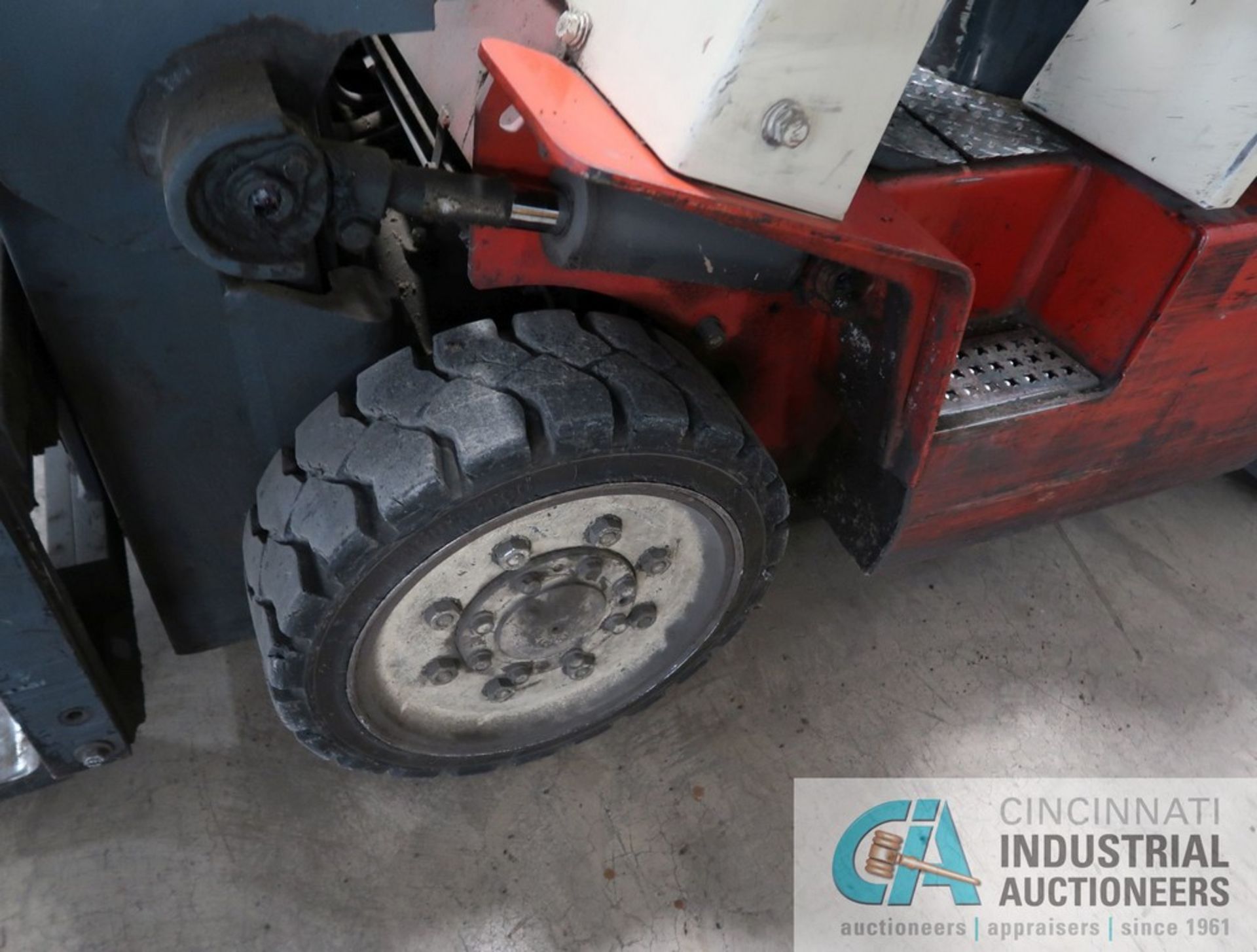 5,000 LB. NISSAN MODEL 50 LP GAS CUSHION TIRE THREE STAGE MAST FORKLIFT; S/N CPJ02A25PV, 178" MAX - Image 4 of 11
