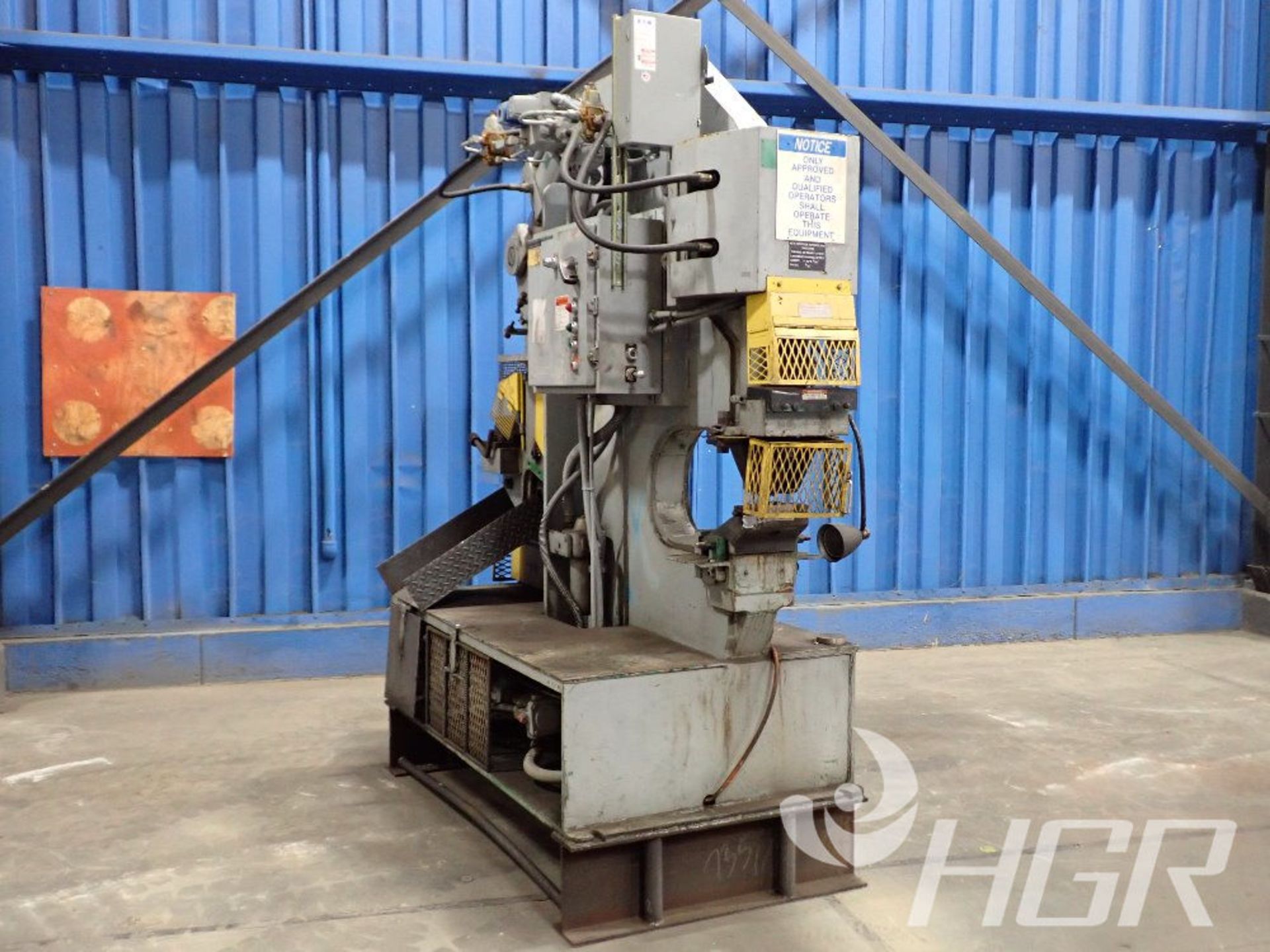 HILL ACME IRONWORKER, Model MODEL 6 METALWORKER, Date: n/a; s/n 840602704, Approx. Capacity: n/a,