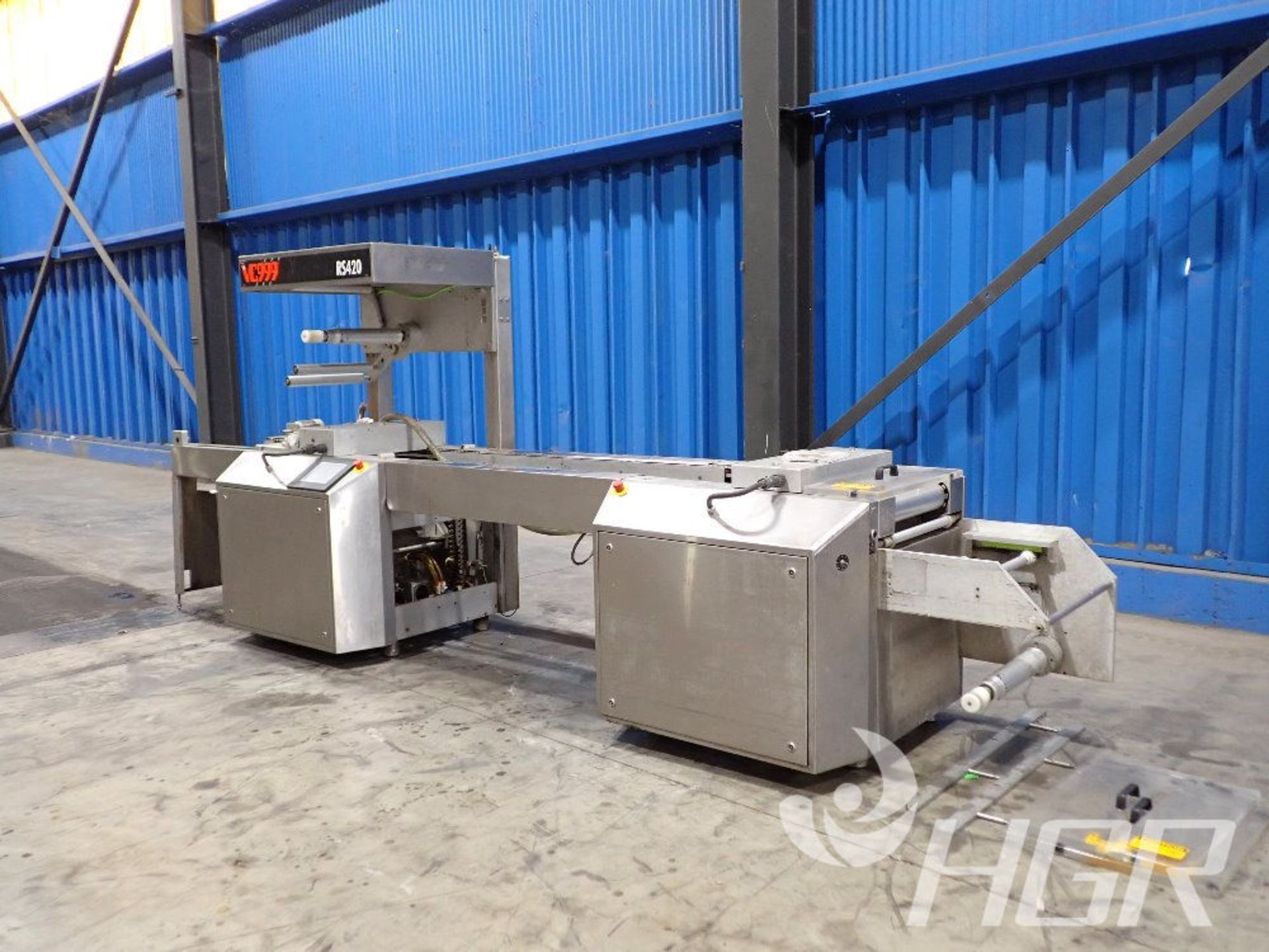 VC999 PACKAGING ROLL FED THERMOFORMER, Model RS420, Date: n/a; s/n RS2005225240, Approx. Capacity: