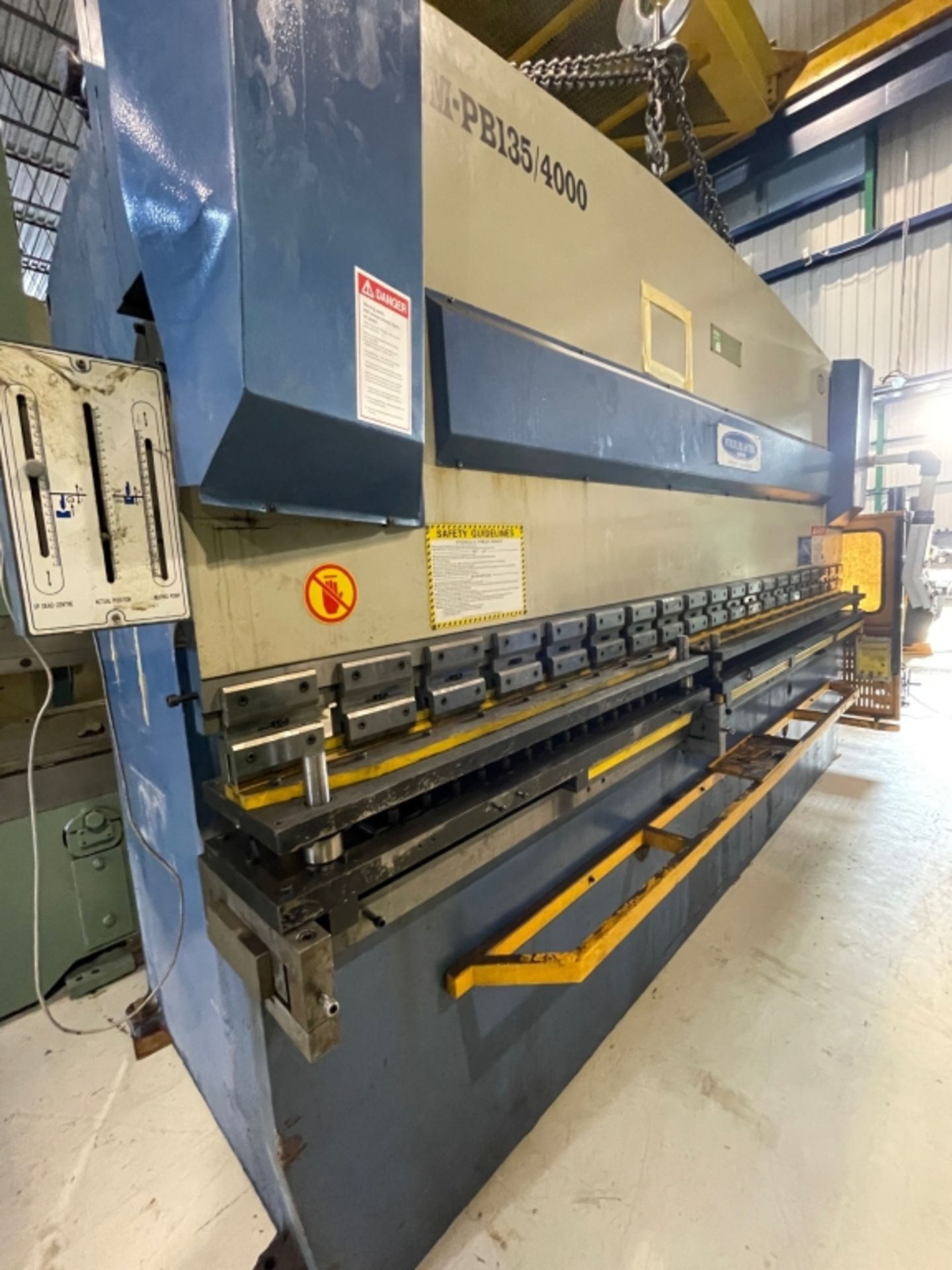 (2009) STEELMASTER 135 TON X 13' PRESS BRAKE MOD: SM-PB 135 / 4000, DNC-69 CONTROL, SN: 967465, 415V - Image 3 of 10