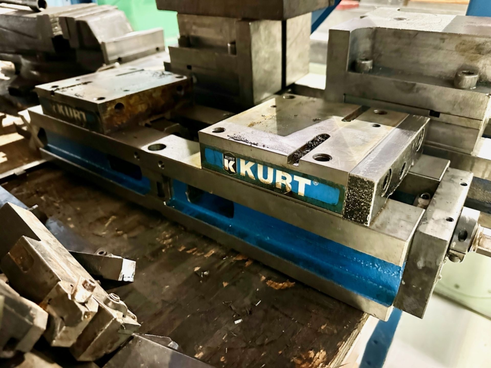 KURT SELF CENTERING VISE * LOCATED IN MONTREAL QC *