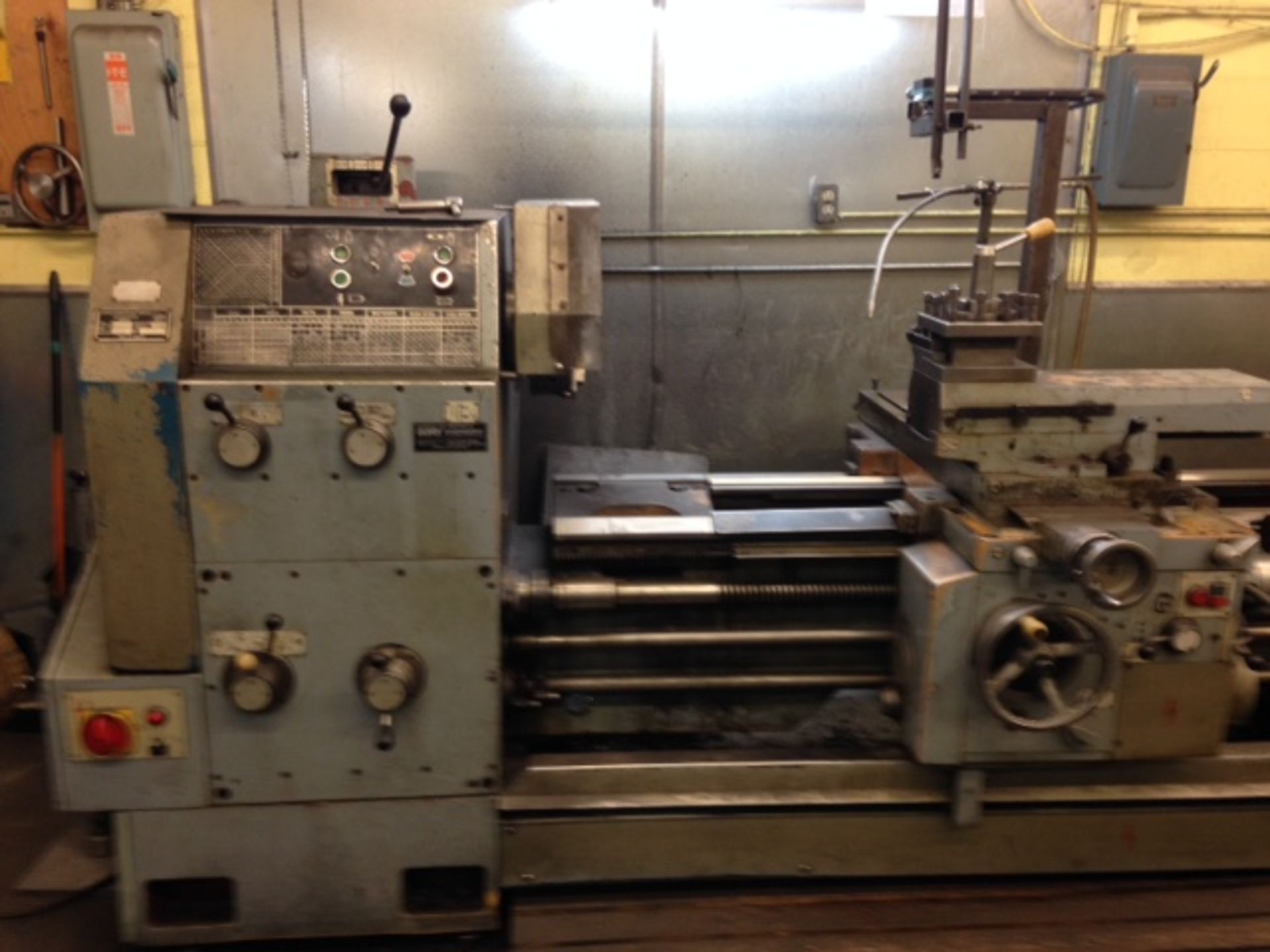 (1979) SZIM ENGINE LATHE 20''/32'' X 120'', 3'' BORE, STEADY REST, TAILSTOCK, SEE PHOTOS FOR SPECS * - Image 2 of 11