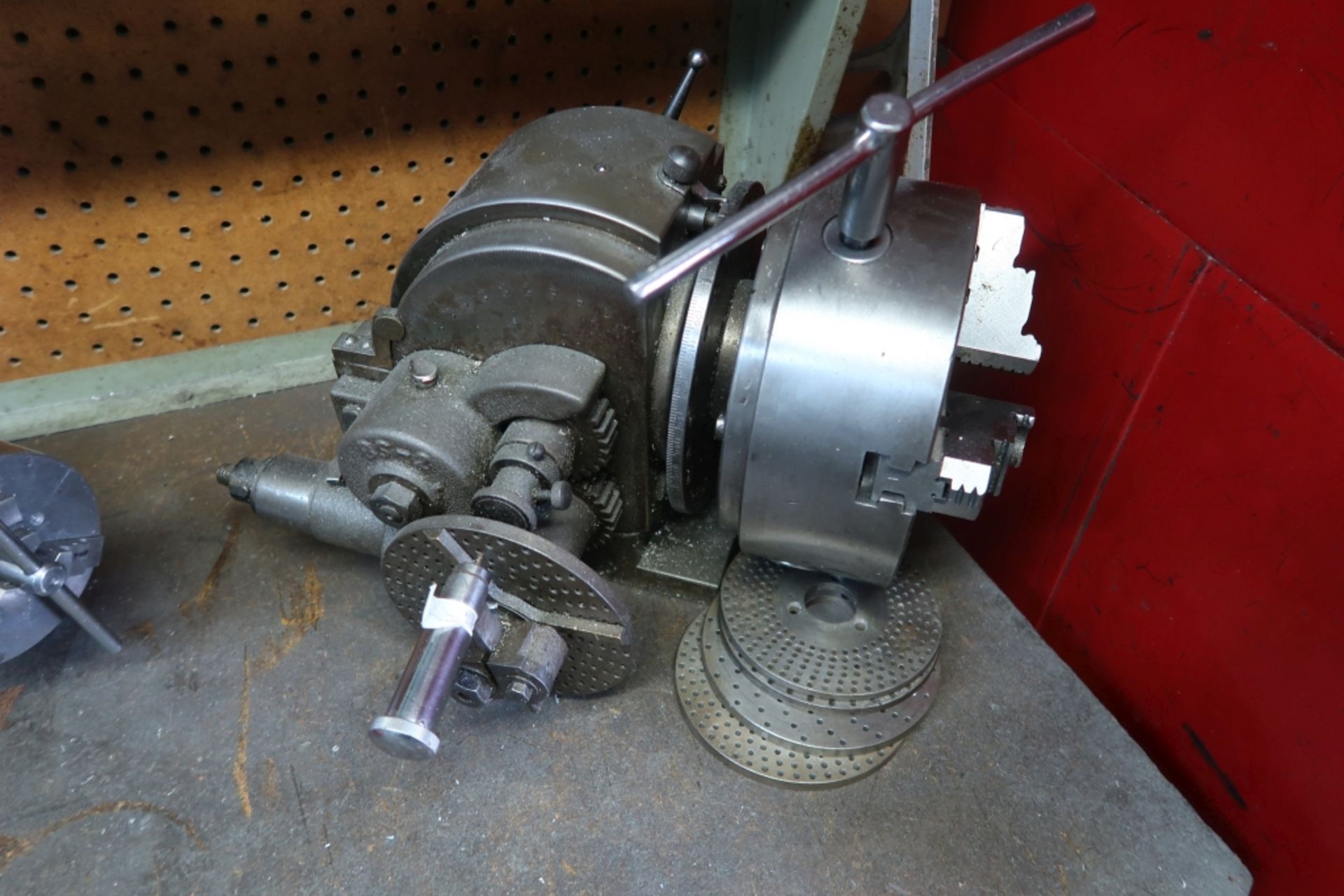 8'' CHUCK INDEXING HEAD *LOCATED AT 1515 PALERME ST., BROSSARD QC*