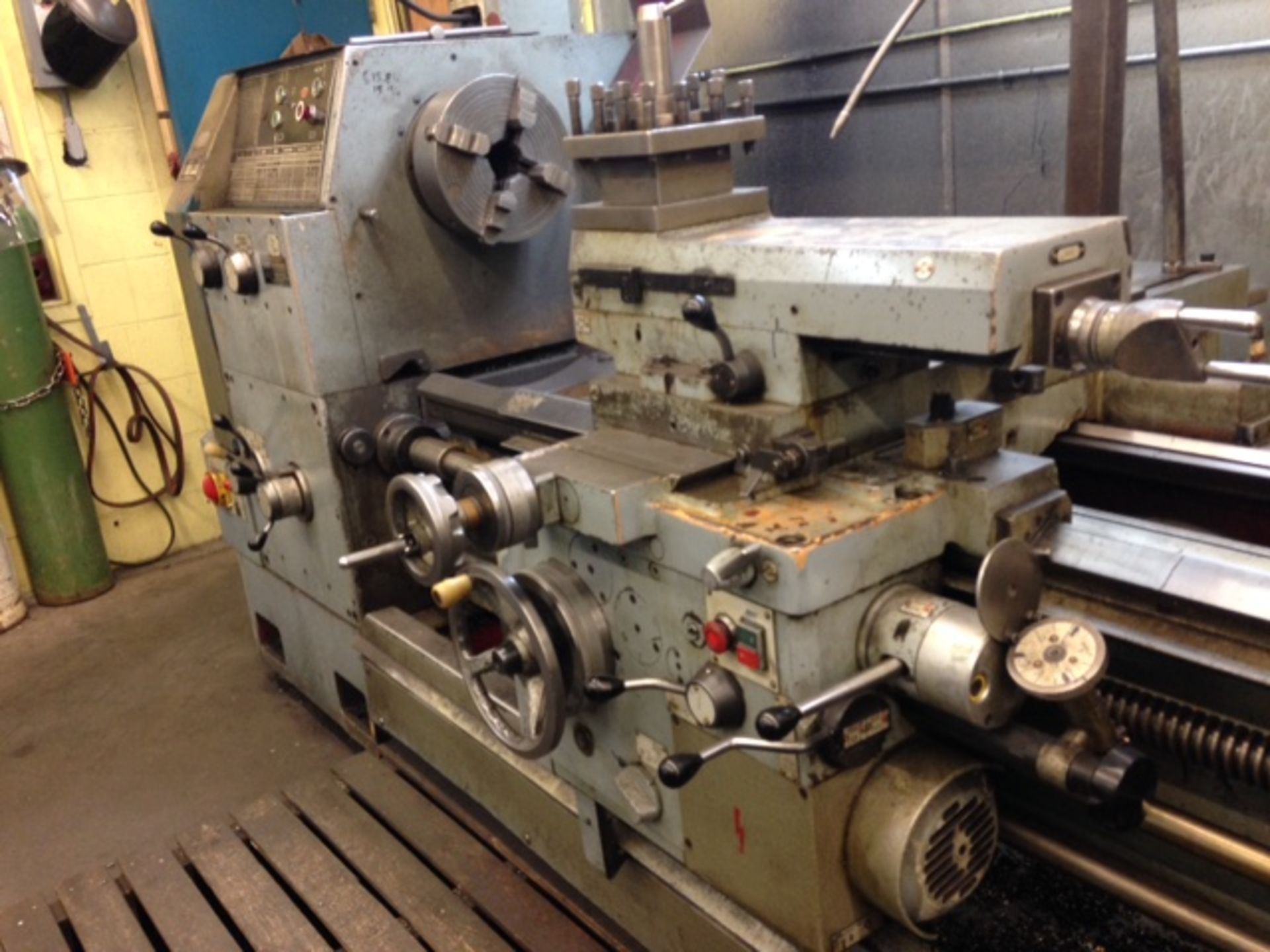(1979) SZIM ENGINE LATHE 20''/32'' X 120'', 3'' BORE, STEADY REST, TAILSTOCK, SEE PHOTOS FOR SPECS * - Image 5 of 11