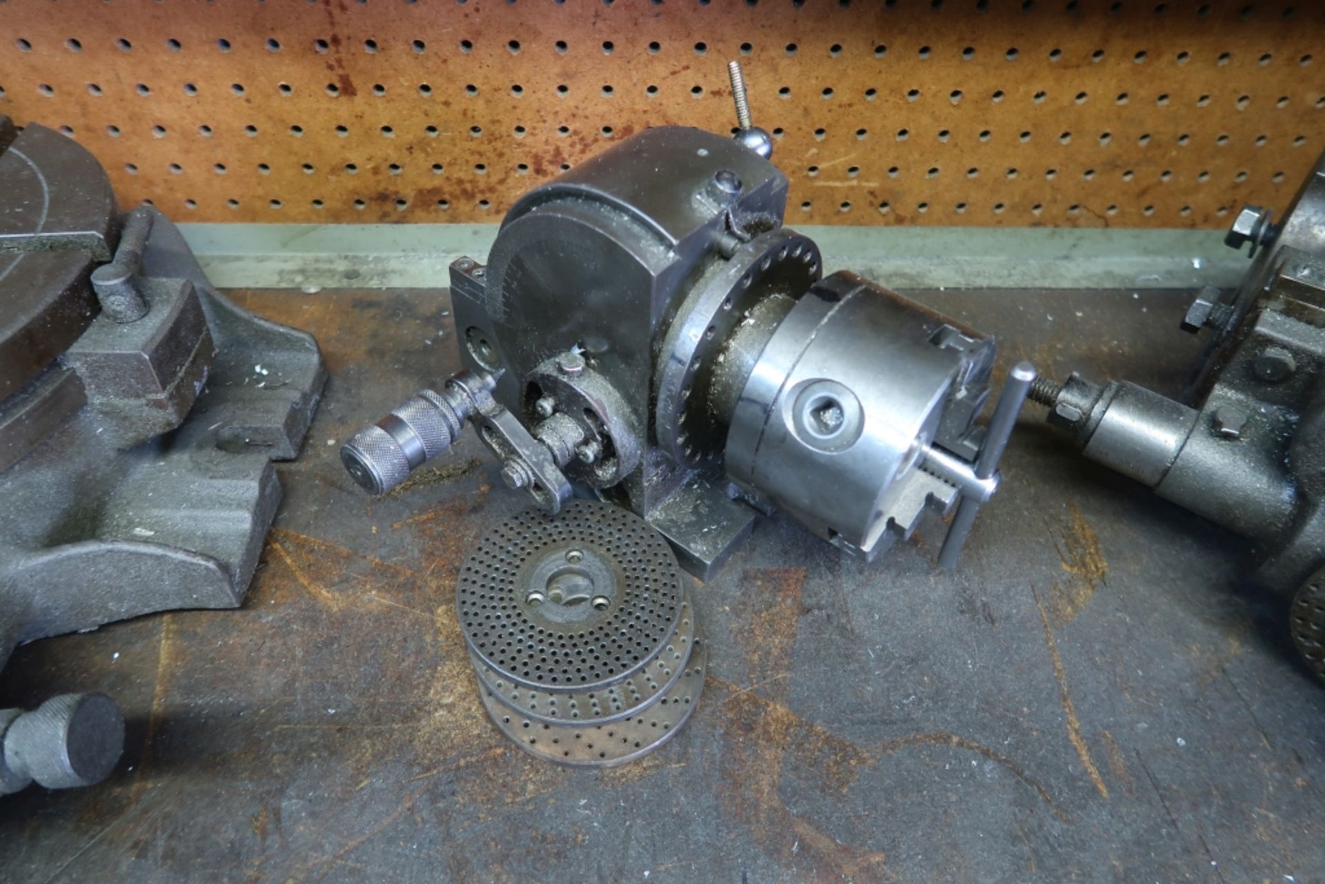 4'' CHUCK INDEXING HEAD *LOCATED AT 1515 PALERME ST., BROSSARD QC*