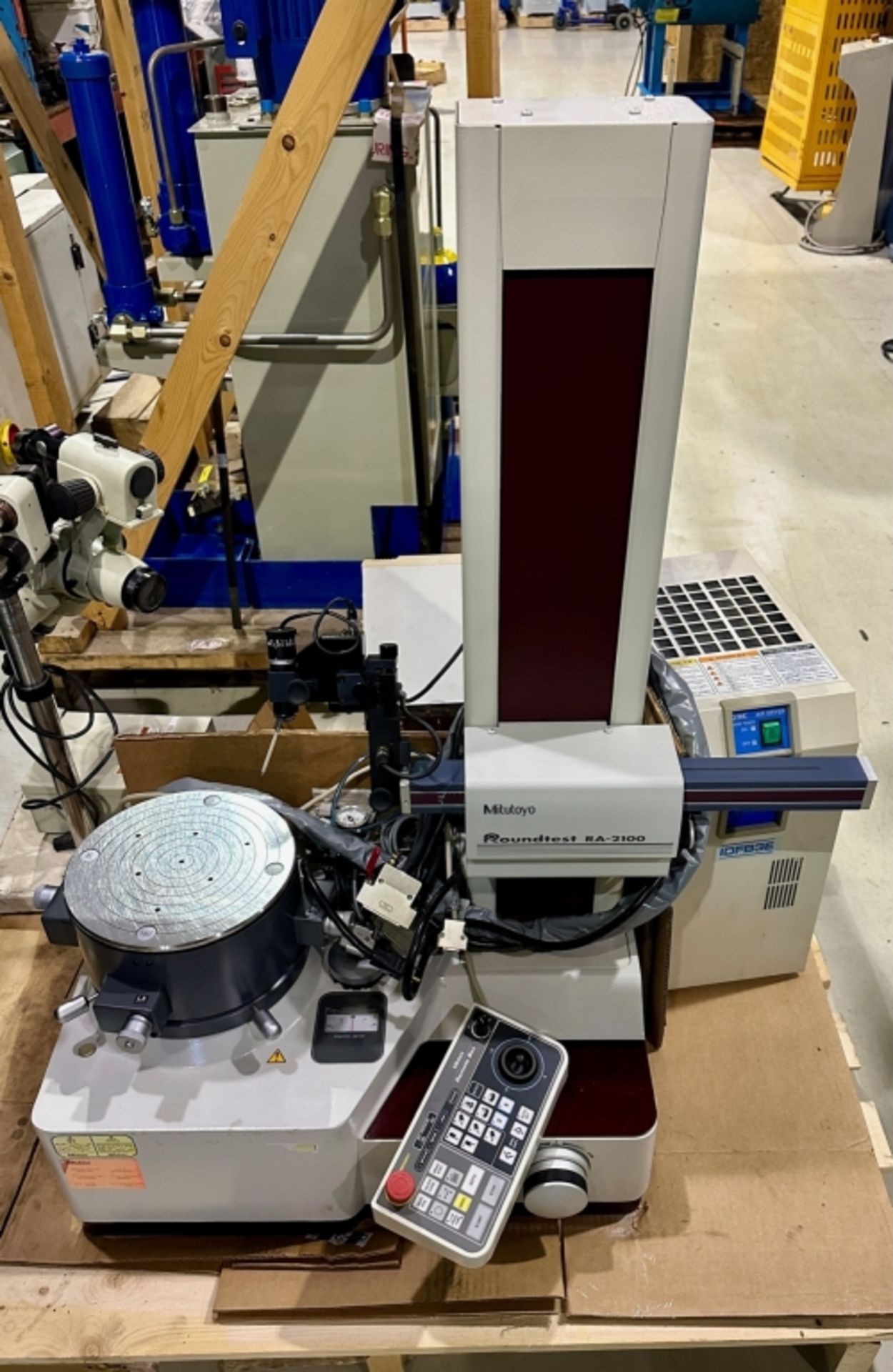 MITUTOYO ROUNDNESS TESTER MOD: RA-2100 * LOCATED IN MONTREAL QC *