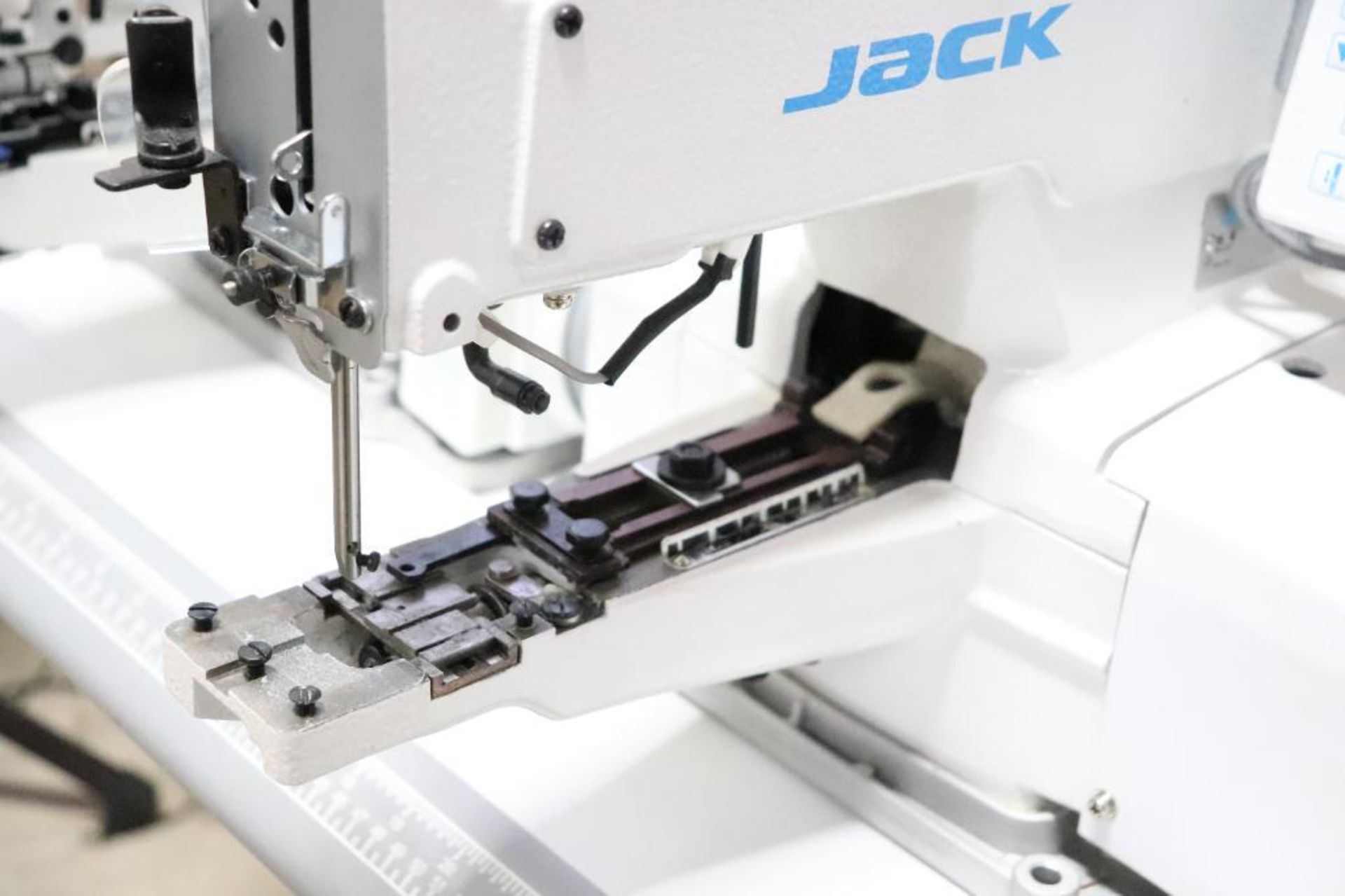 Jack JK-T1377E chainstitch, button attaching machine, new w/ parts machine - Image 12 of 16