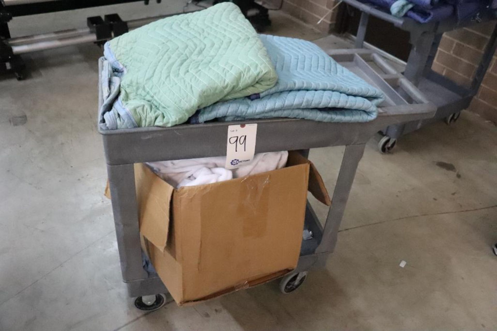 Rubbermaid cart w/ moving blankets