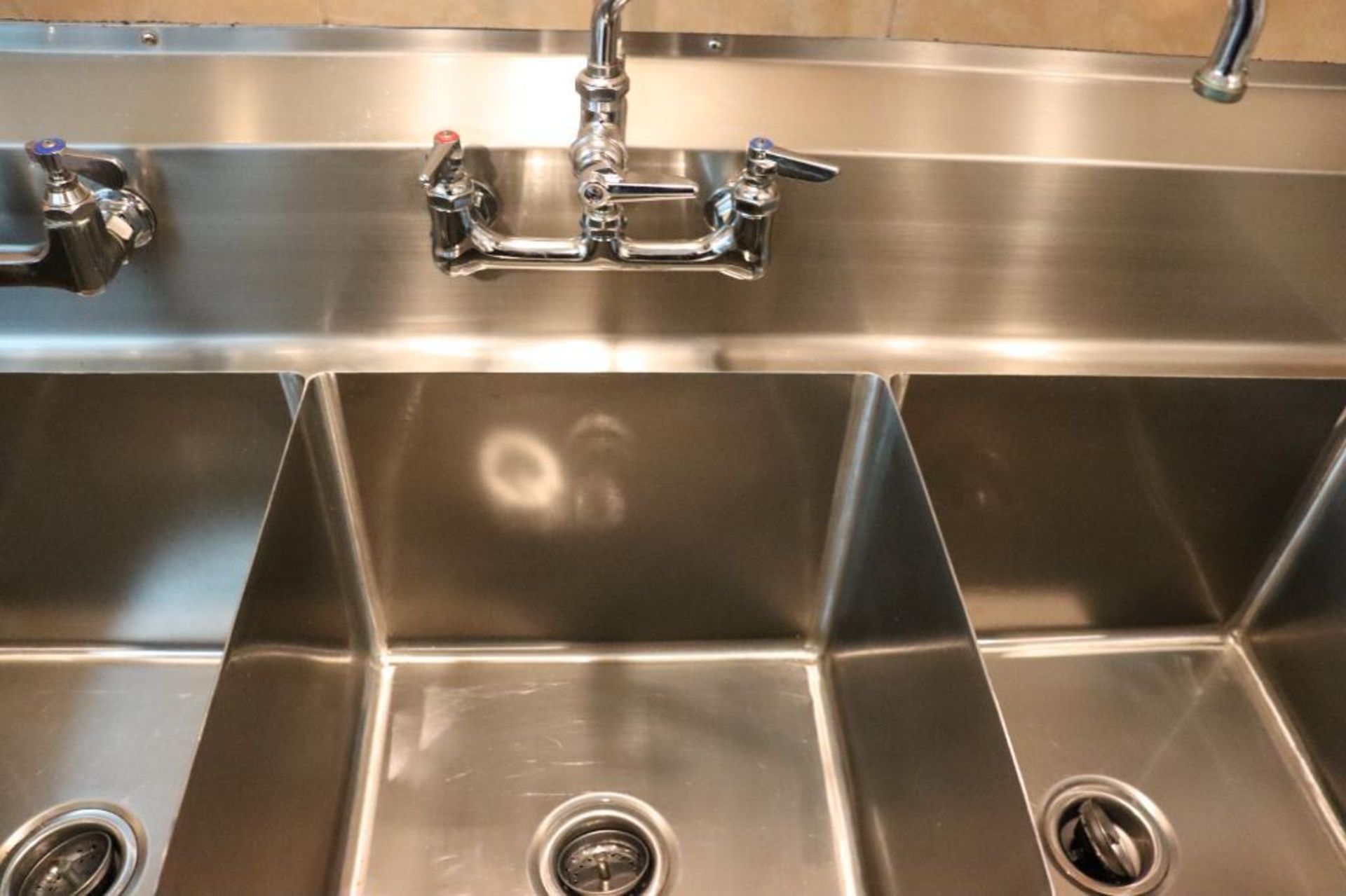 3 compartment commercial sink - Image 6 of 10