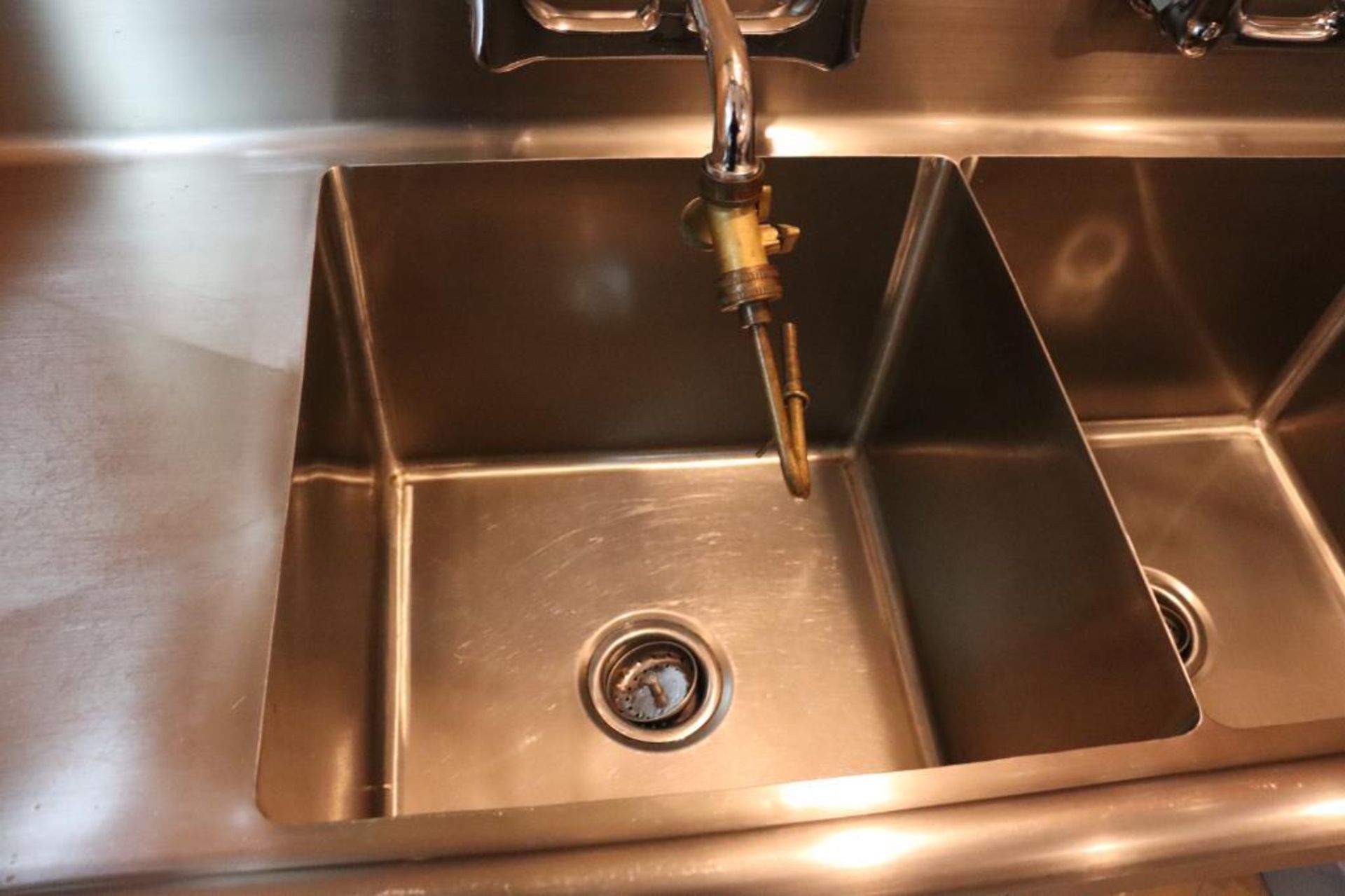 3 compartment commercial sink - Image 5 of 10