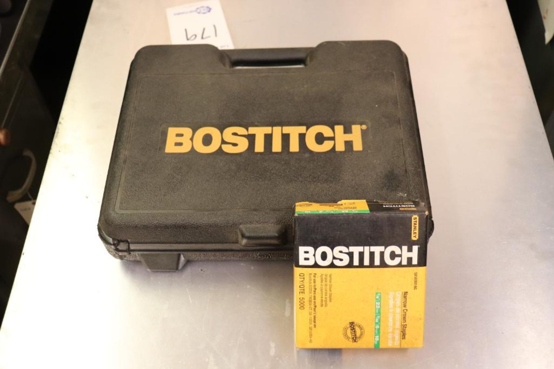 Bostitch SX150 stapler & stud finder