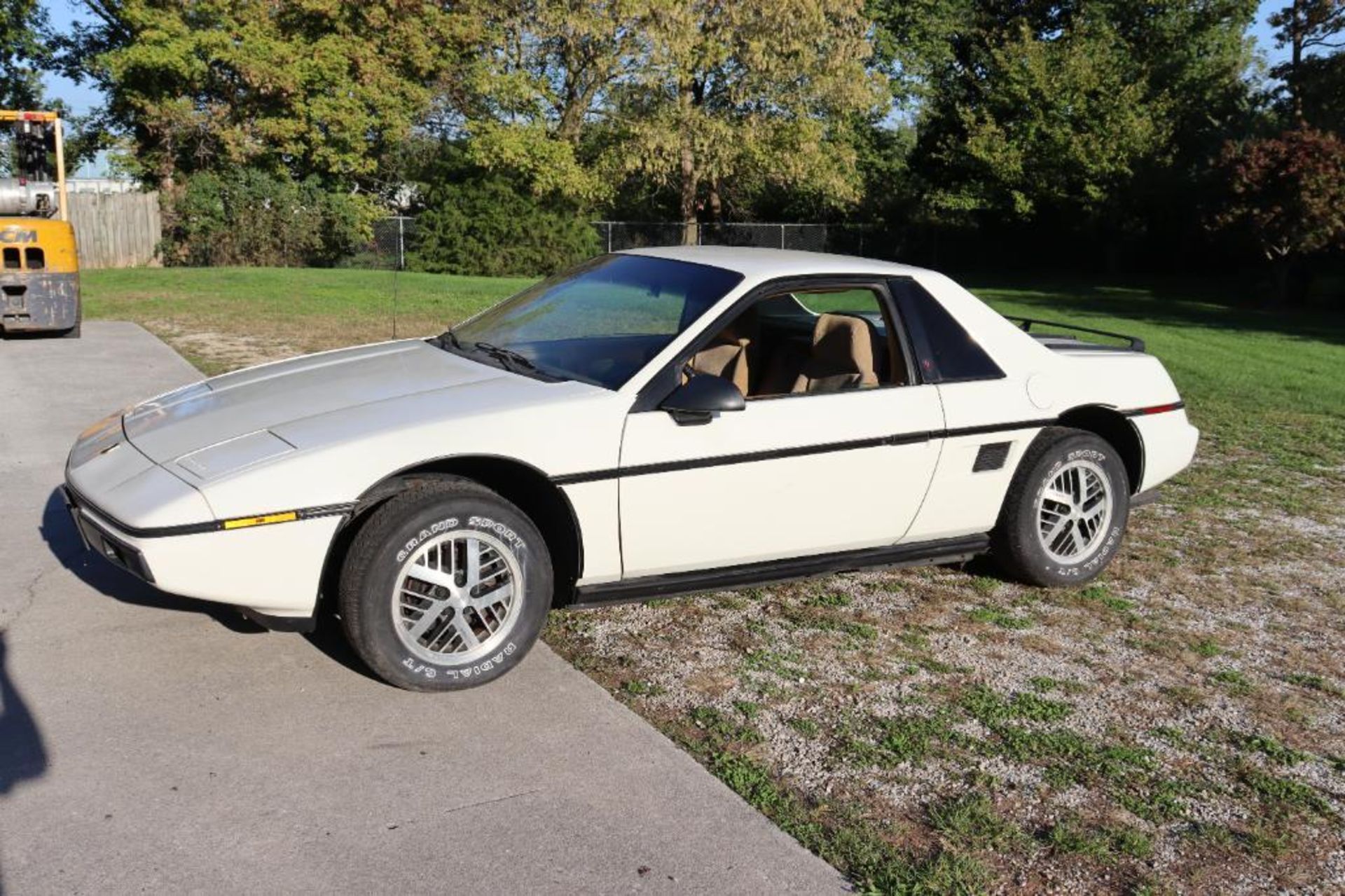 1985 Pontiac Fiero - Image 2 of 63