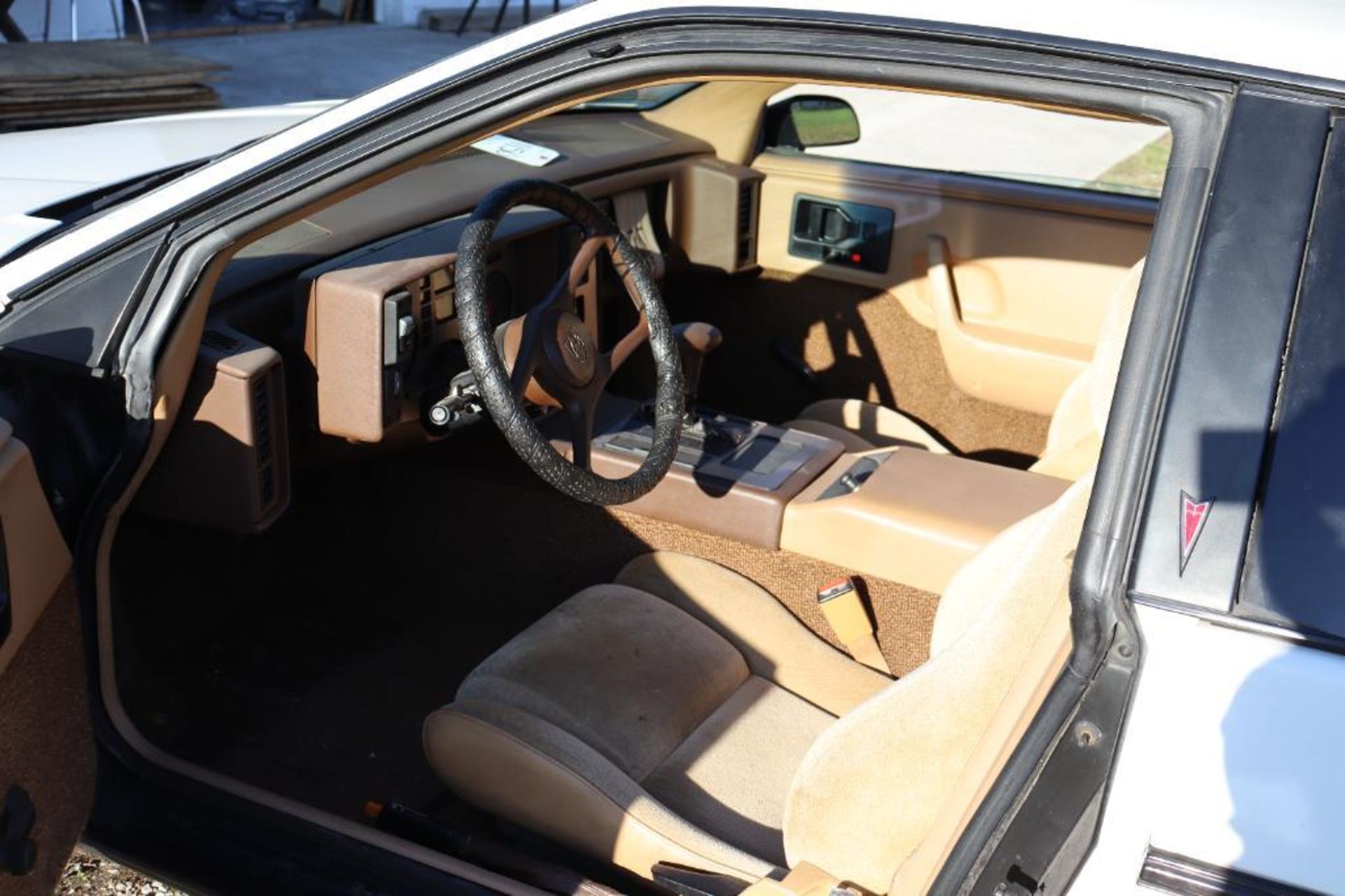 1985 Pontiac Fiero - Image 8 of 63