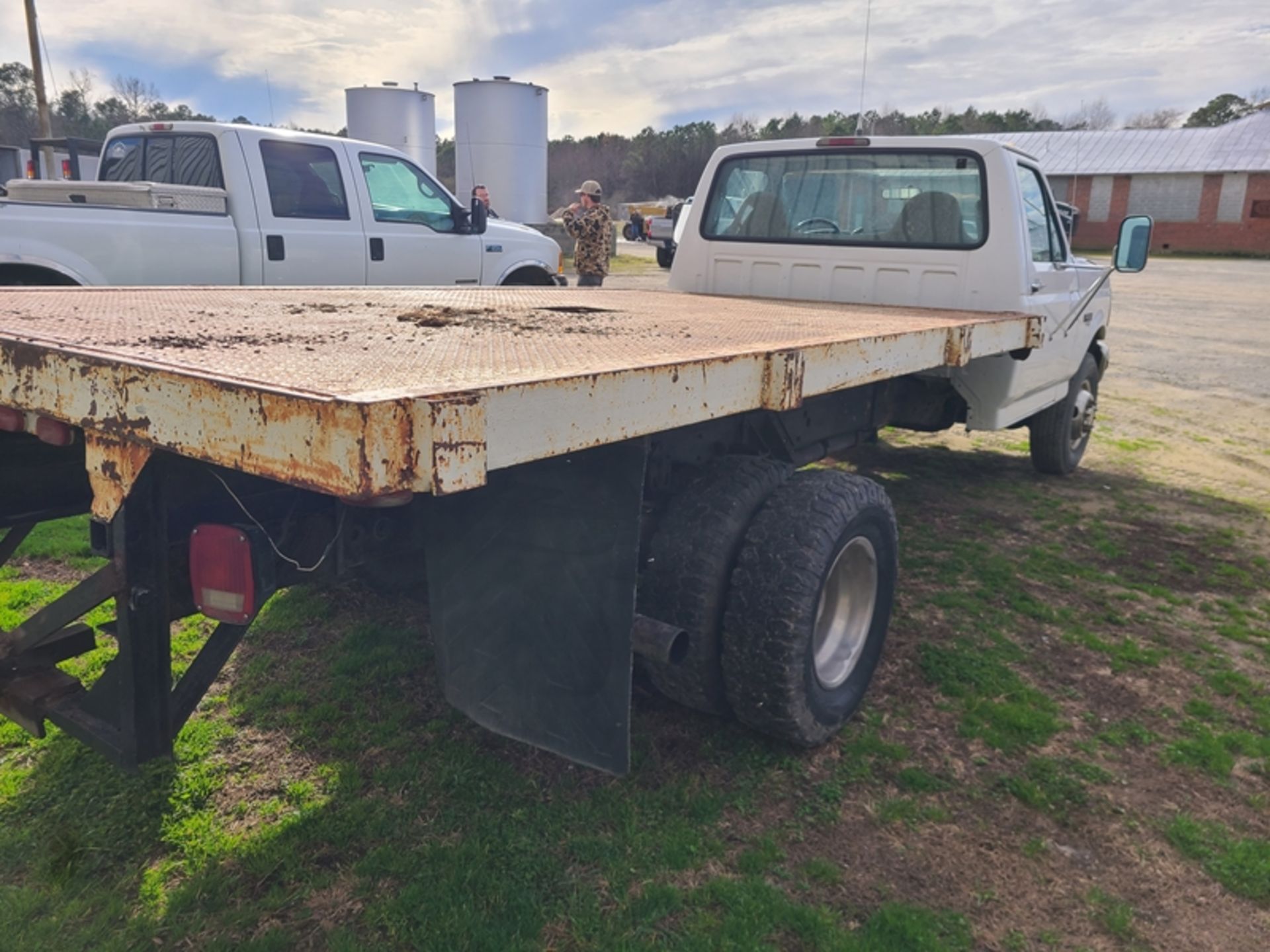 1997 FORD F350 flat bed, 7.3 dsl, auto VIN: 1FDLF47F1VEB79135 - 250,918 miles hood bent - Image 4 of 6