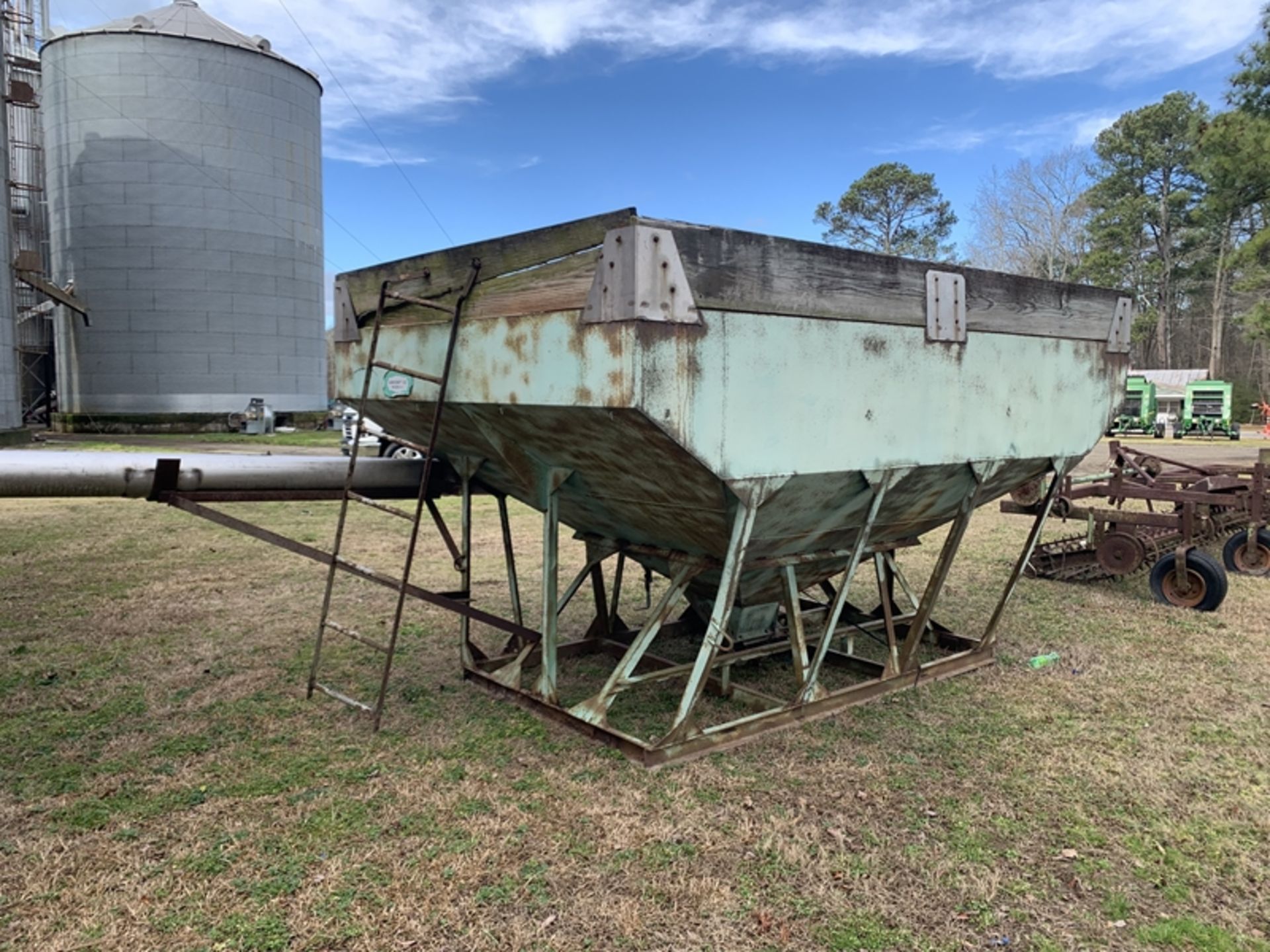 Bulk fertilize tender - Image 4 of 5