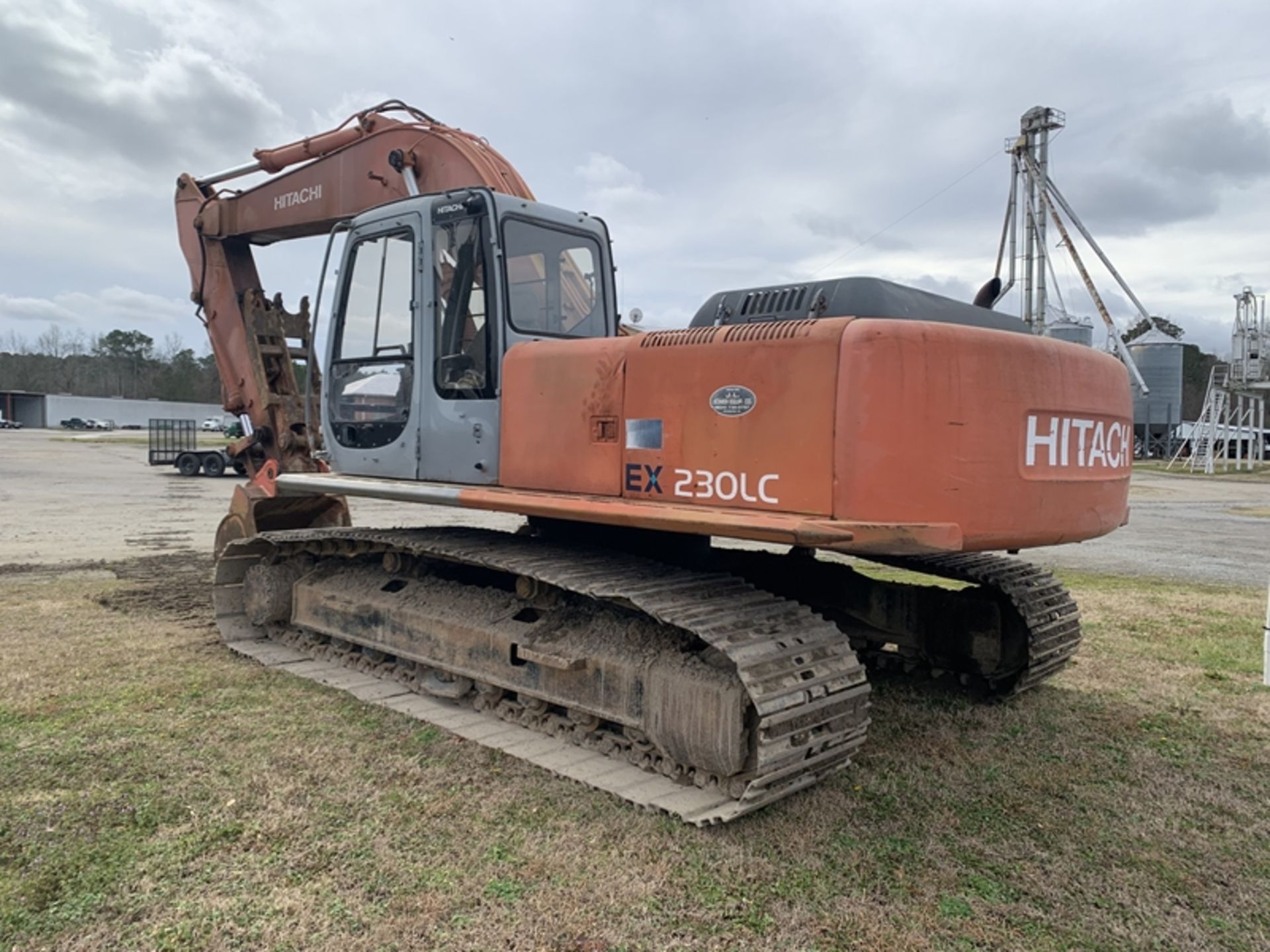 HITACHI EX 230LC-5 excavator with manual thumb - 5557 hrs showing serial # ANT400073 new hydraulic - Image 6 of 12