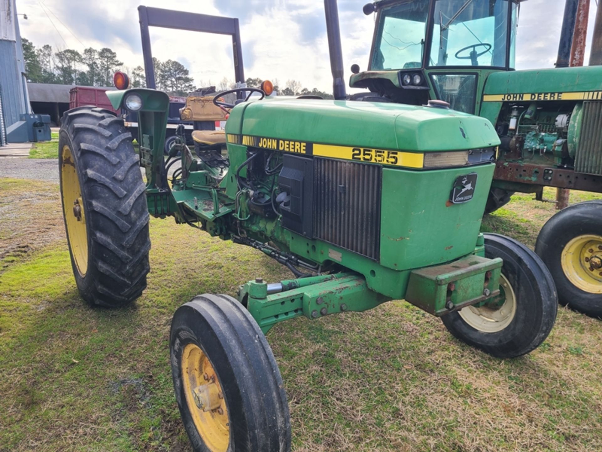 JD 2555 tractor - SERIAL: L02555G699450