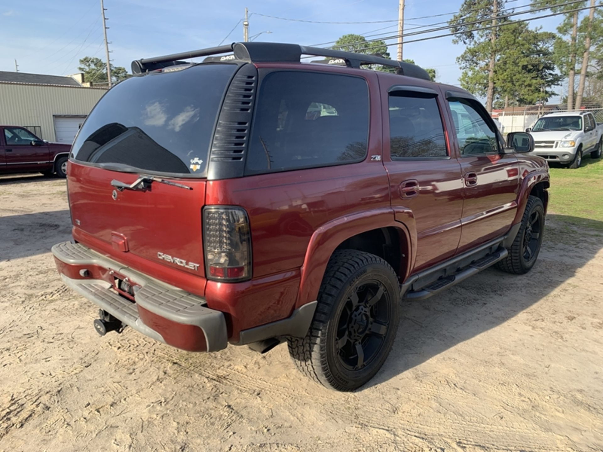 2003 CHEVROLET Tahoe - 278,696 miles - VIN: 1GNEK13ZX3R221435 - Image 3 of 6