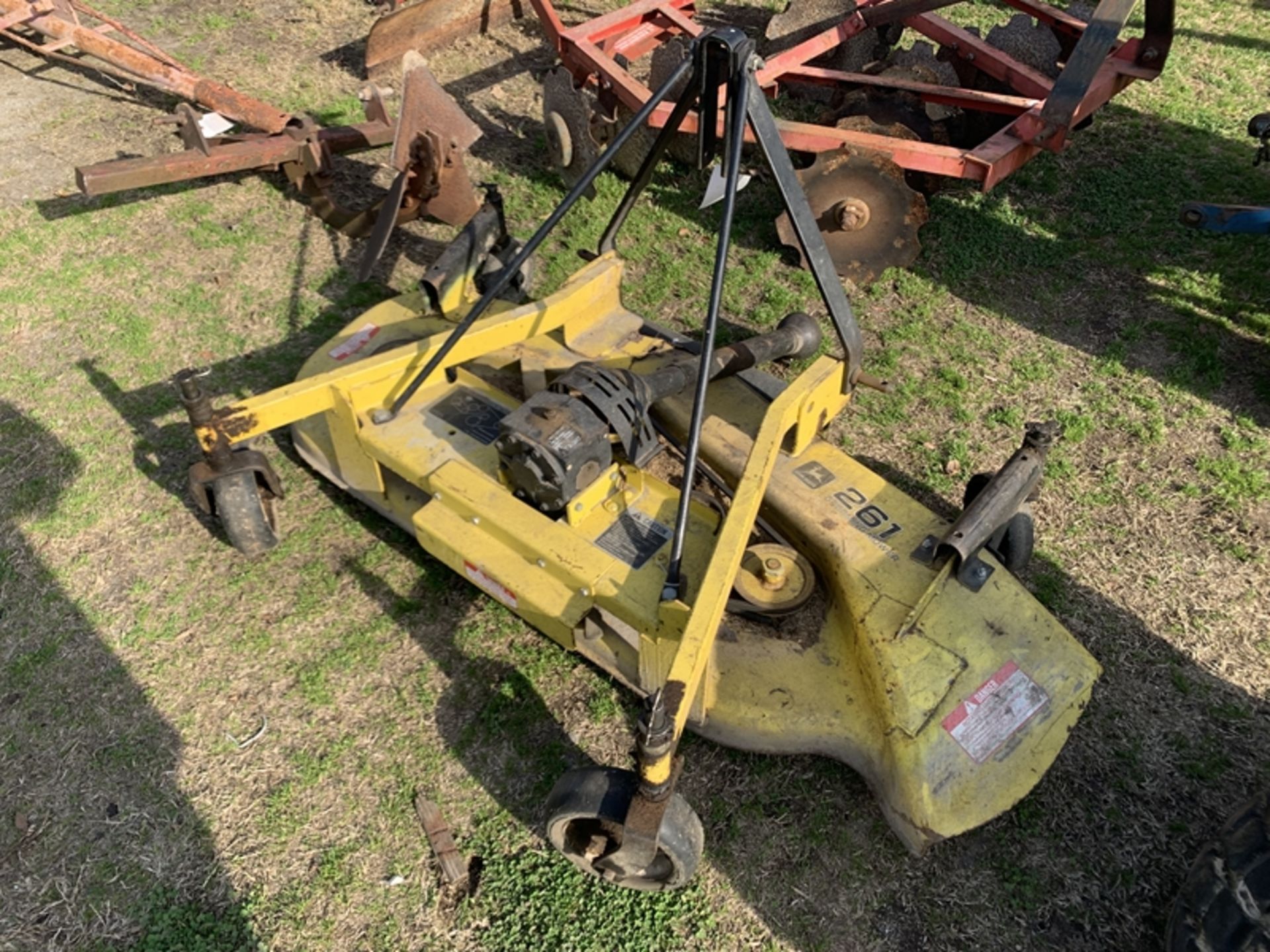 JD 261 Grooming mower (damage to deck)