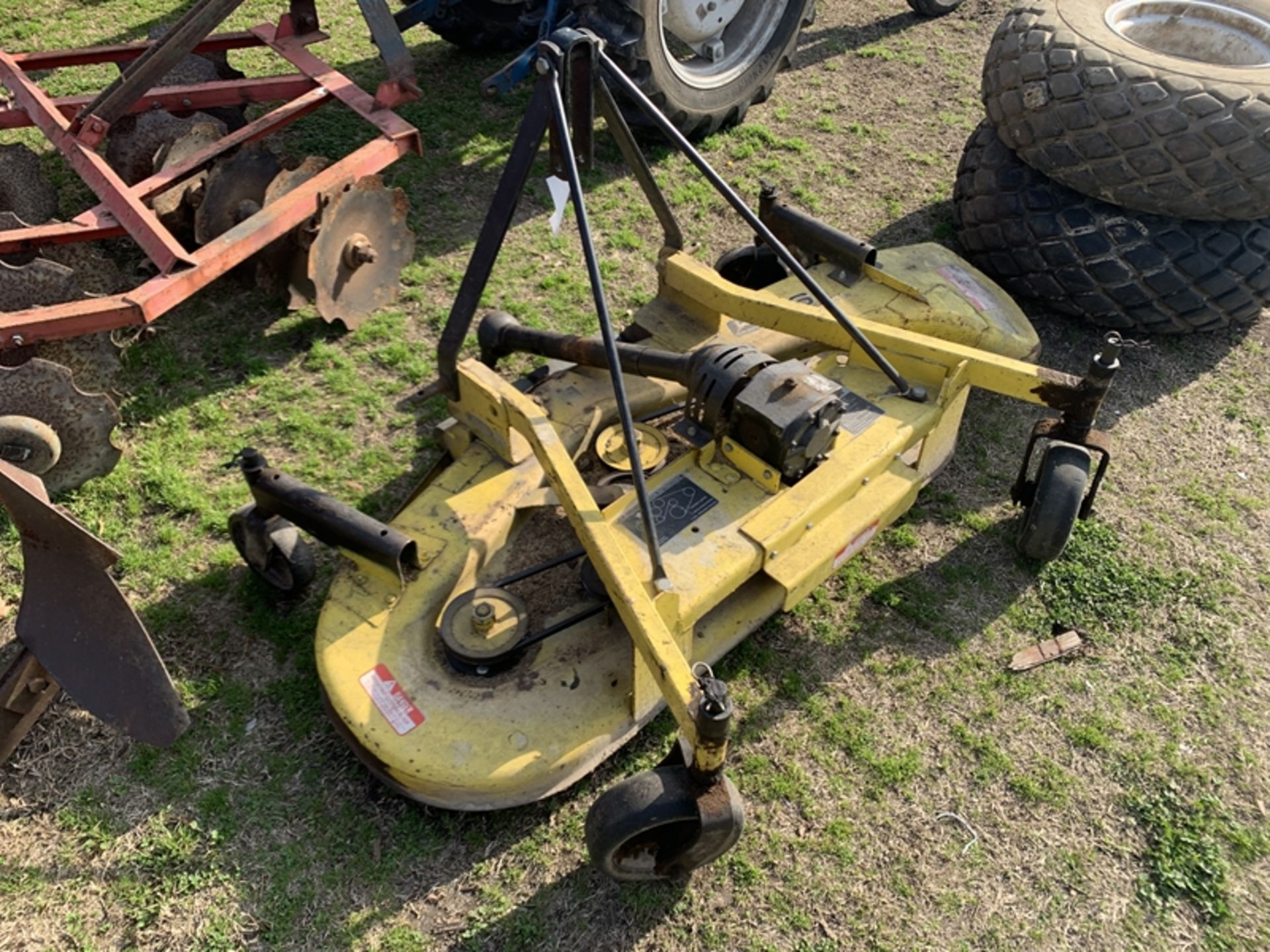 JD 261 Grooming mower (damage to deck) - Image 2 of 2