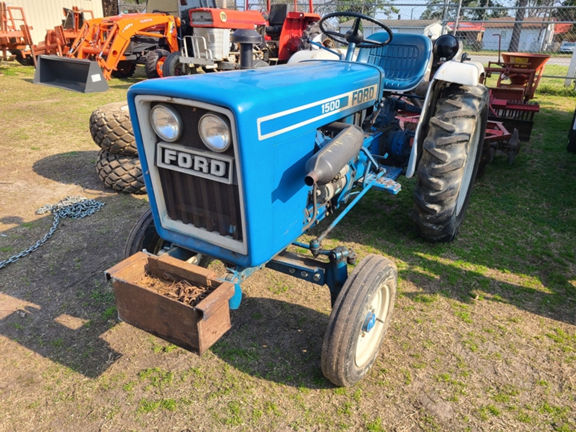 FORD 1500 2wd tractor with turf tires and regular tires