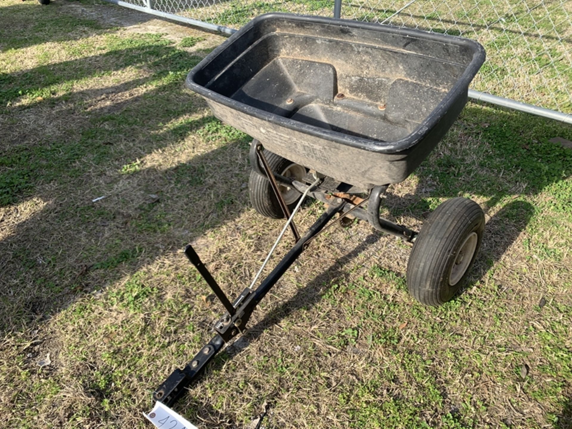 CRAFTSMAN fertilizer/seed spreader