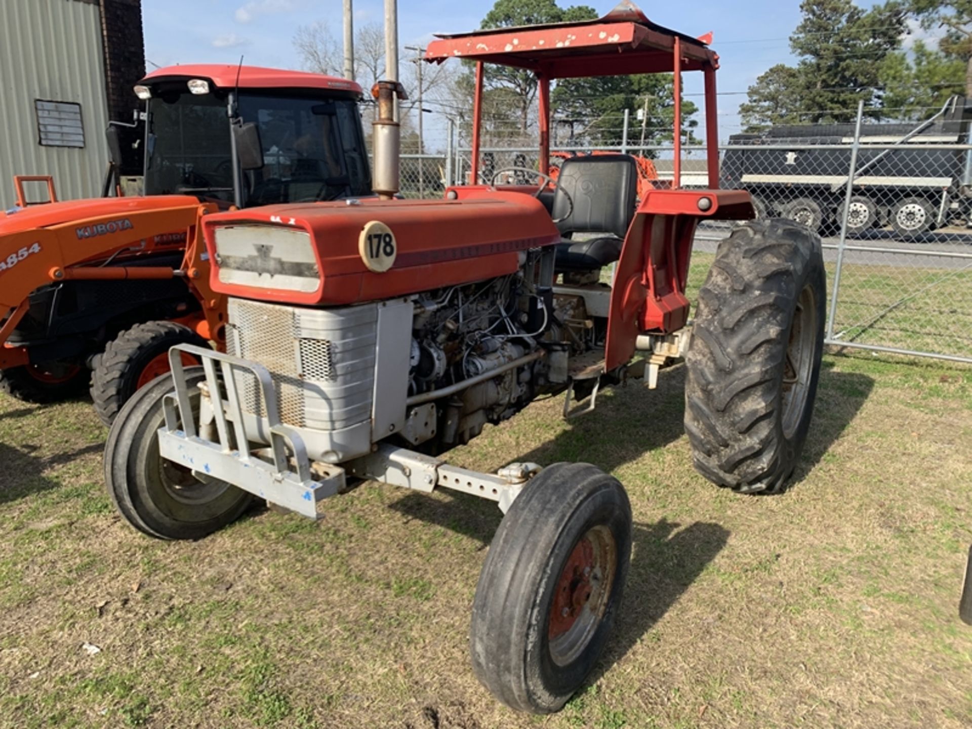 MASSEY FERGUSON 178 tractor