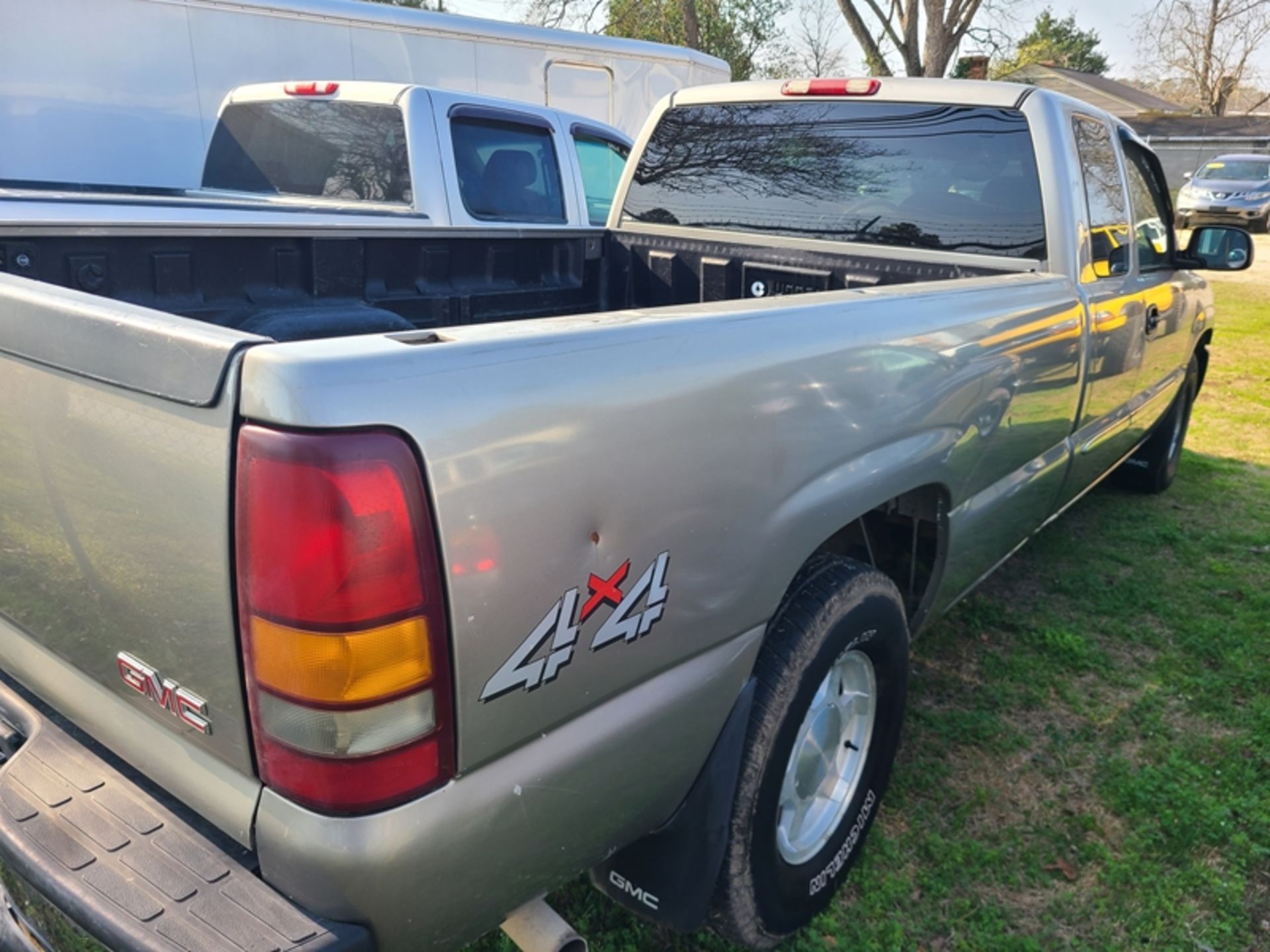 2003 GMC Sierra ext. cab , long bed, 4wd - 415,115 miles - VIN: 1GTEK19T13E162987 - Image 3 of 5