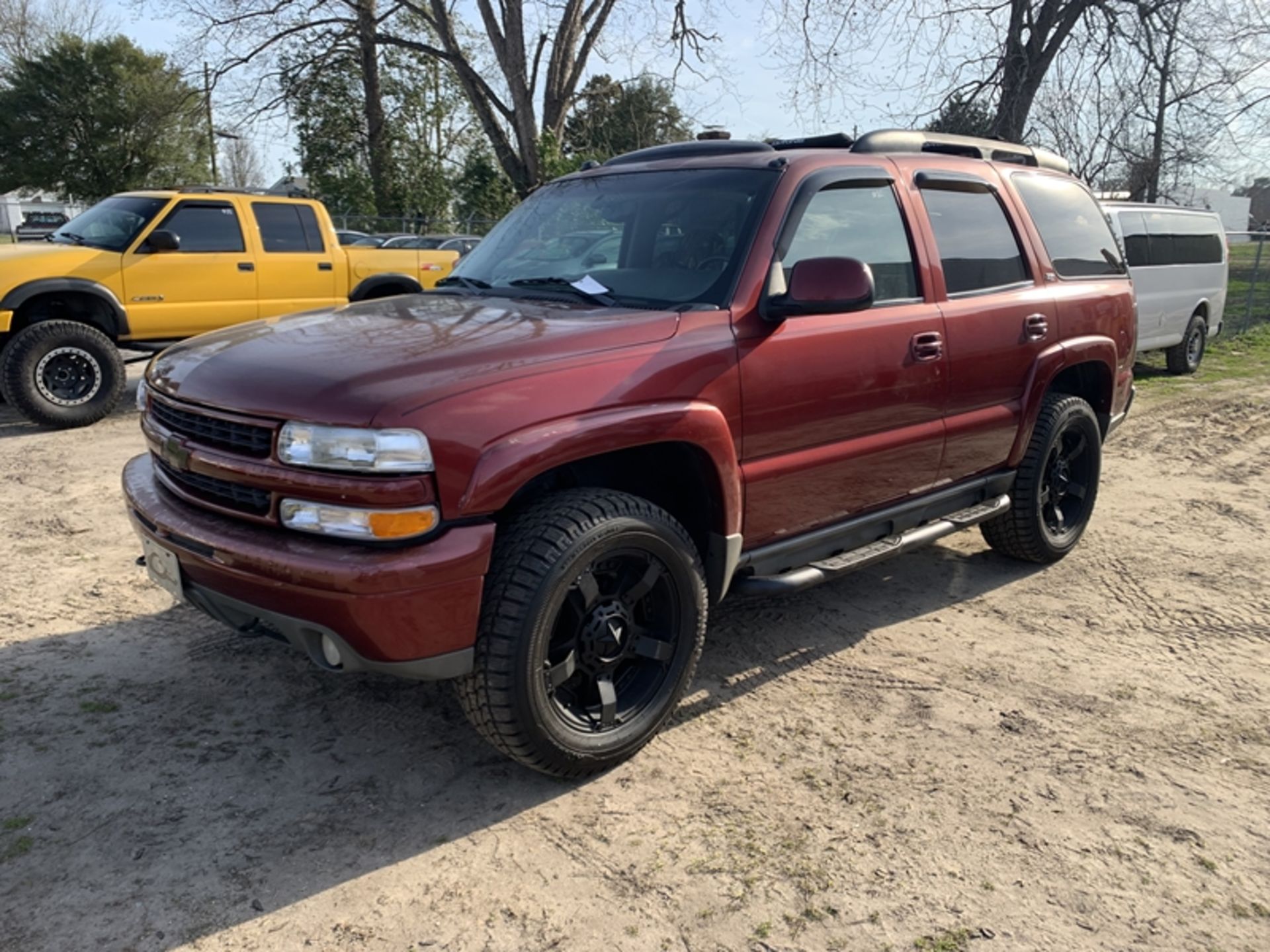 2003 CHEVROLET Tahoe - 278,696 miles - VIN: 1GNEK13ZX3R221435