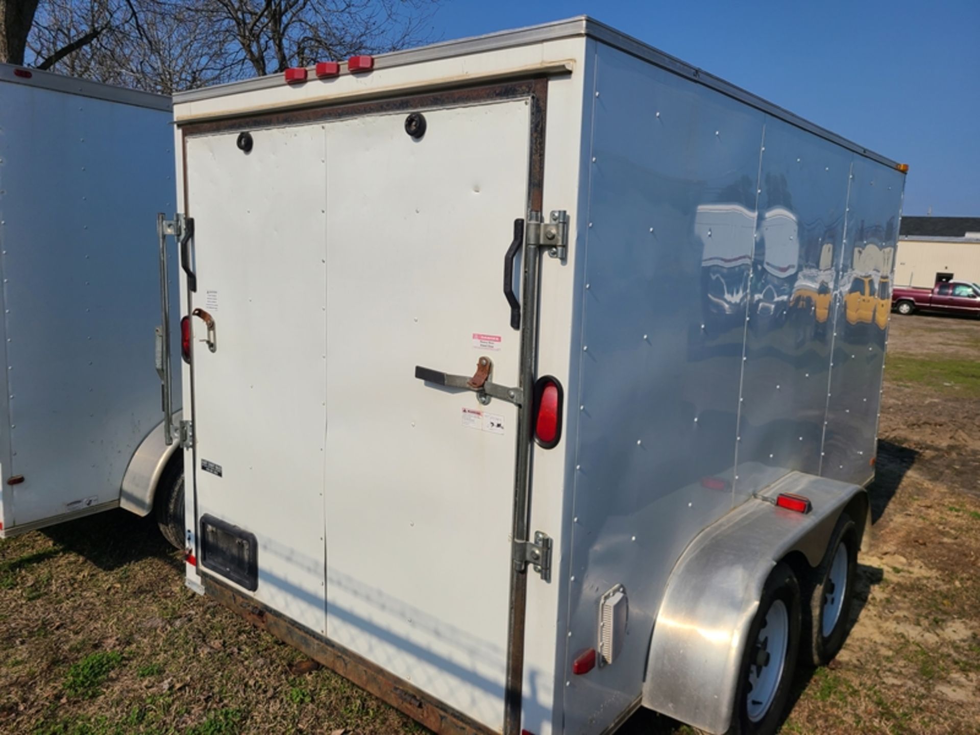 2018 COVERED WAGON 6'X12' dual-axle, V-nose, enclosed trailer, ramp door - VIN: 53FBE1220JF036770 - Image 3 of 6