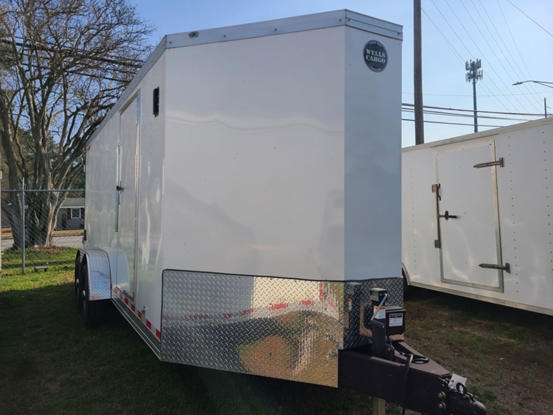 2021 WELLS CARGO 7'X20' dual-axle, V-nose, enclosed trailer, barn doors - VIN:7K61E1824MH001226 like