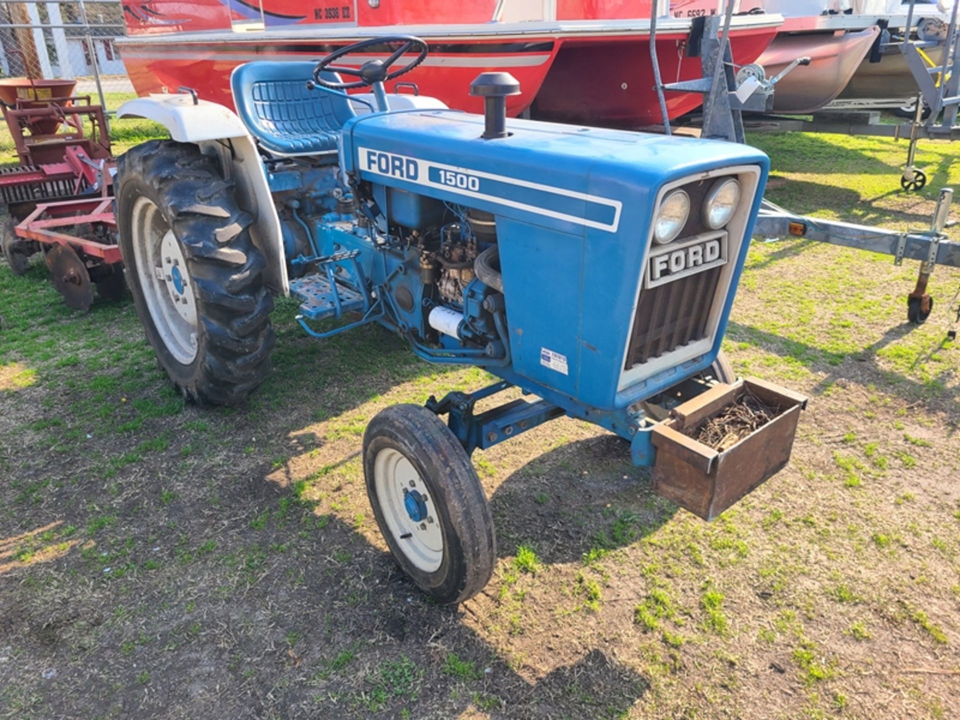 FORD 1500 2wd tractor with turf tires and regular tires - Image 2 of 5