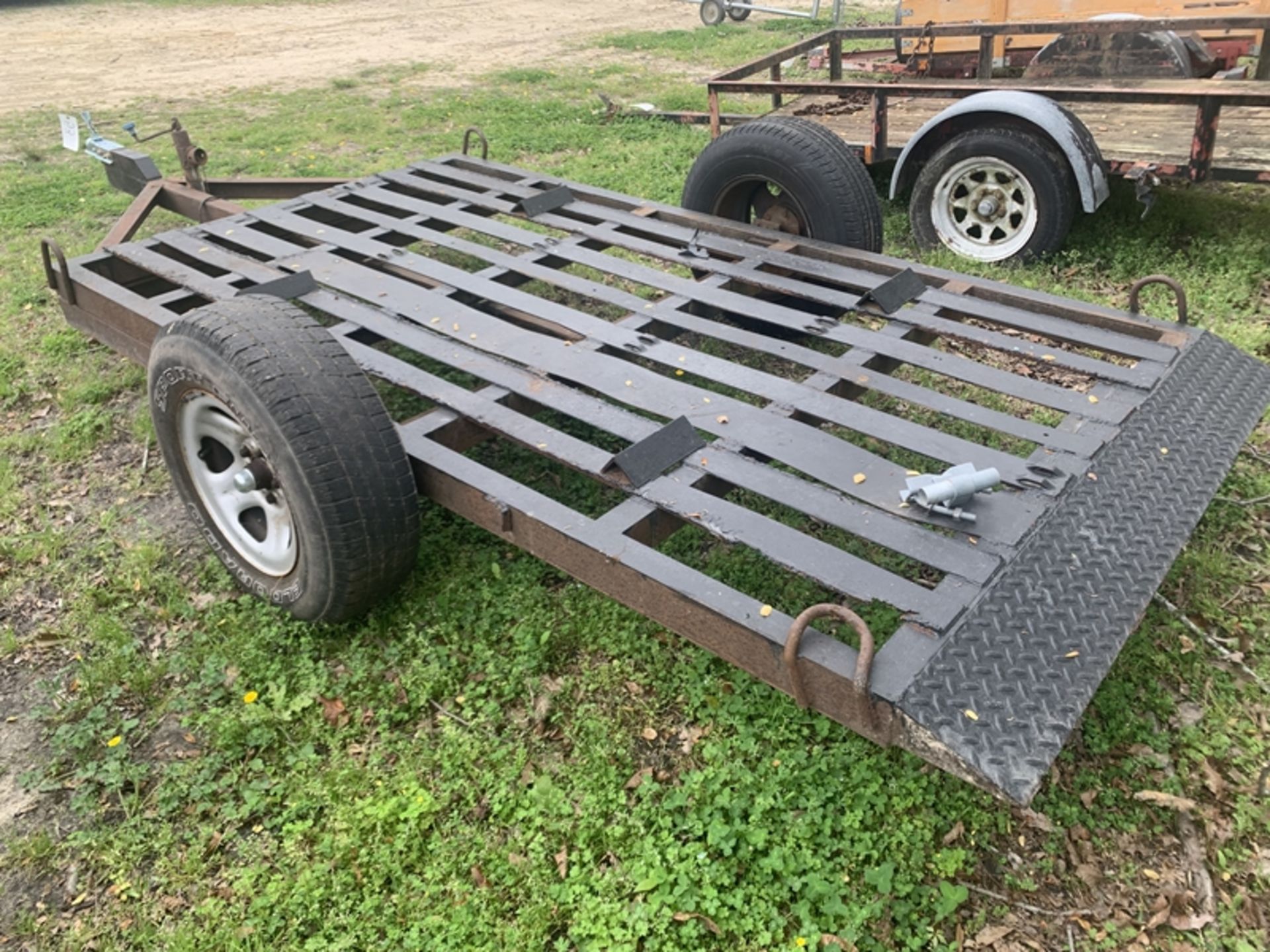 Homemade single-axle utility trailer - NO TITLE - Image 4 of 4