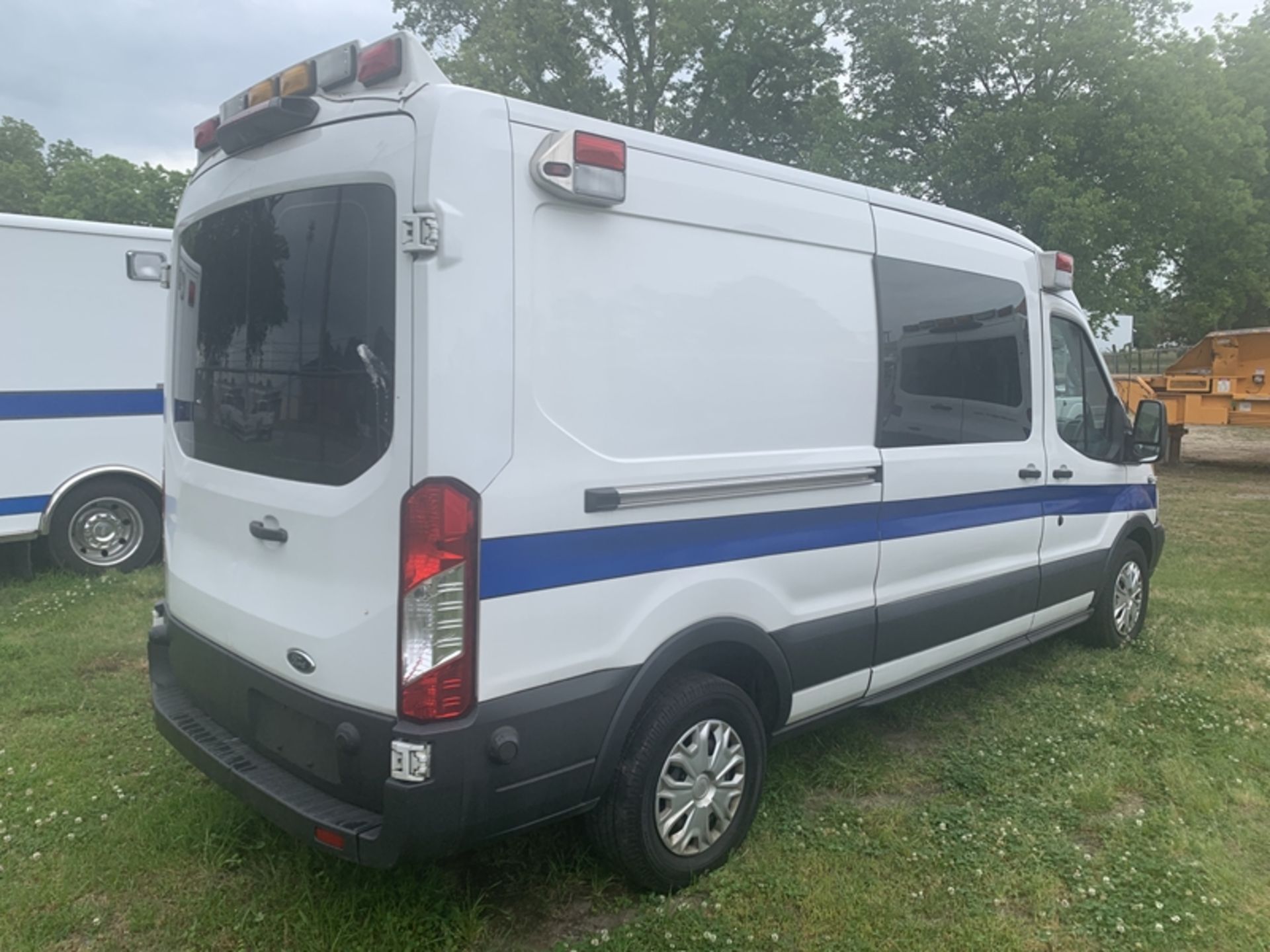 2018 FORD Transit 350 Sprinter Van, Type II Ambulance, 3.2L dsl - 203,339 miles - VIN: - Image 3 of 6
